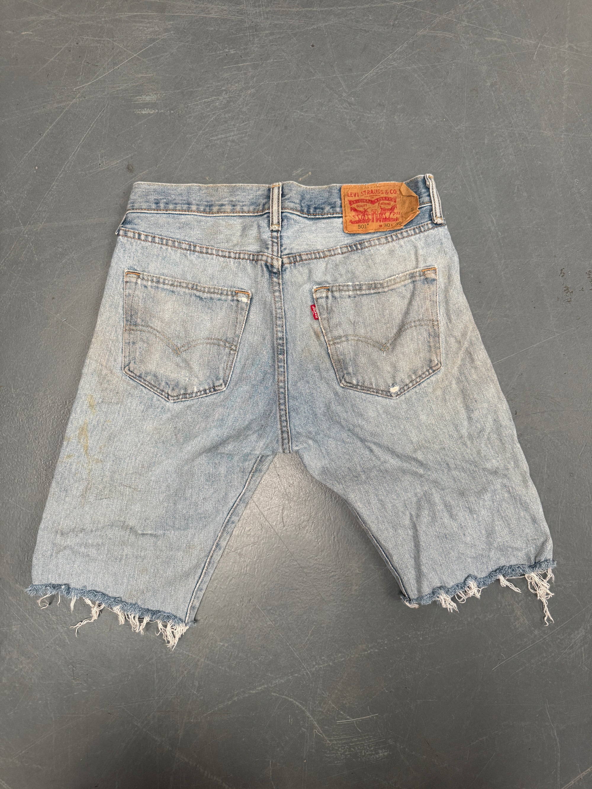 Vintage Levis Cut Off Denim Shorts - 90s Made - W 30 - SH795
