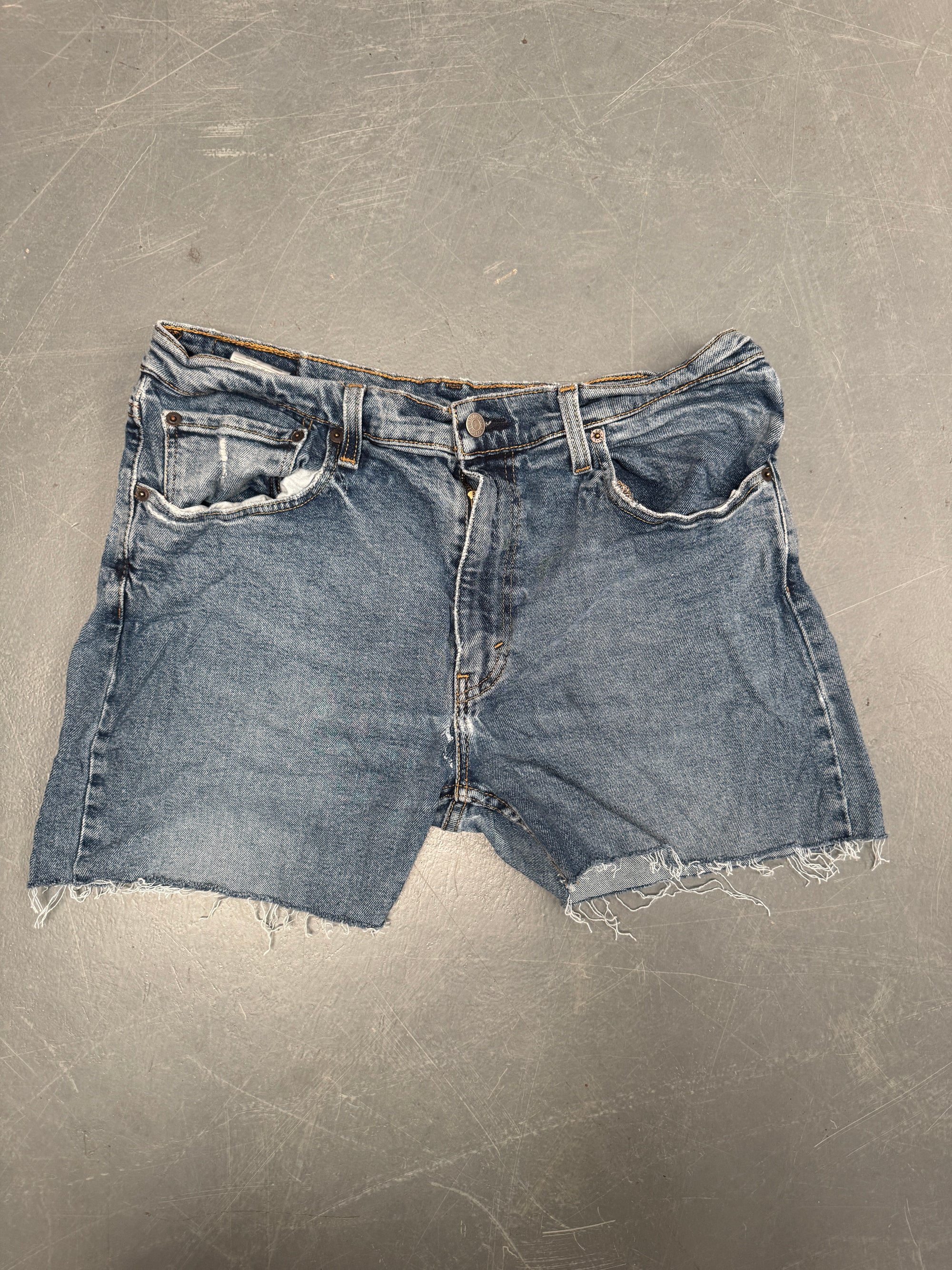 Vintage Levis Cut Off Denim Shorts - 90s Made - W 34 - SH796