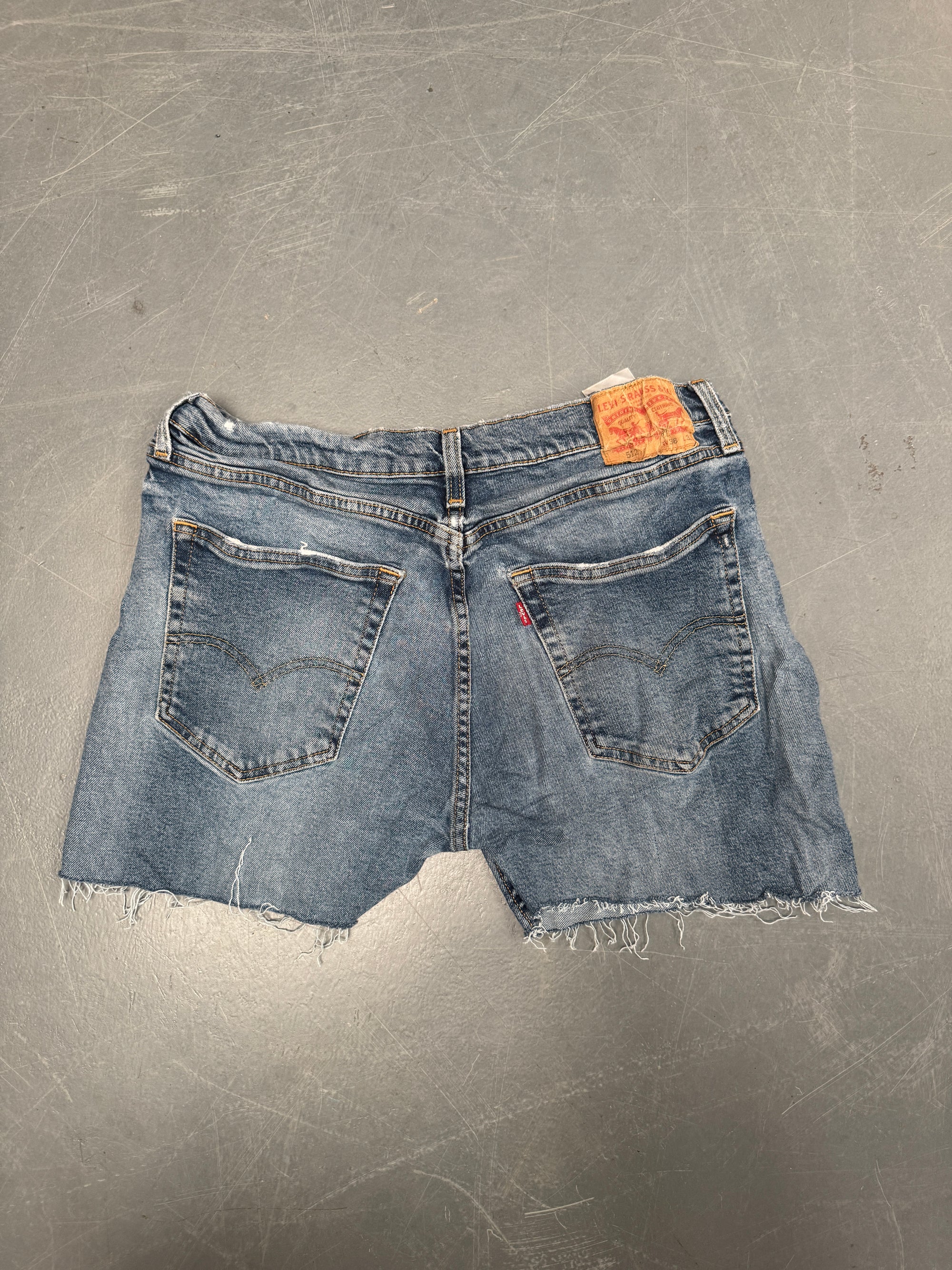 Vintage Levis Cut Off Denim Shorts - 90s Made - W 34 - SH796