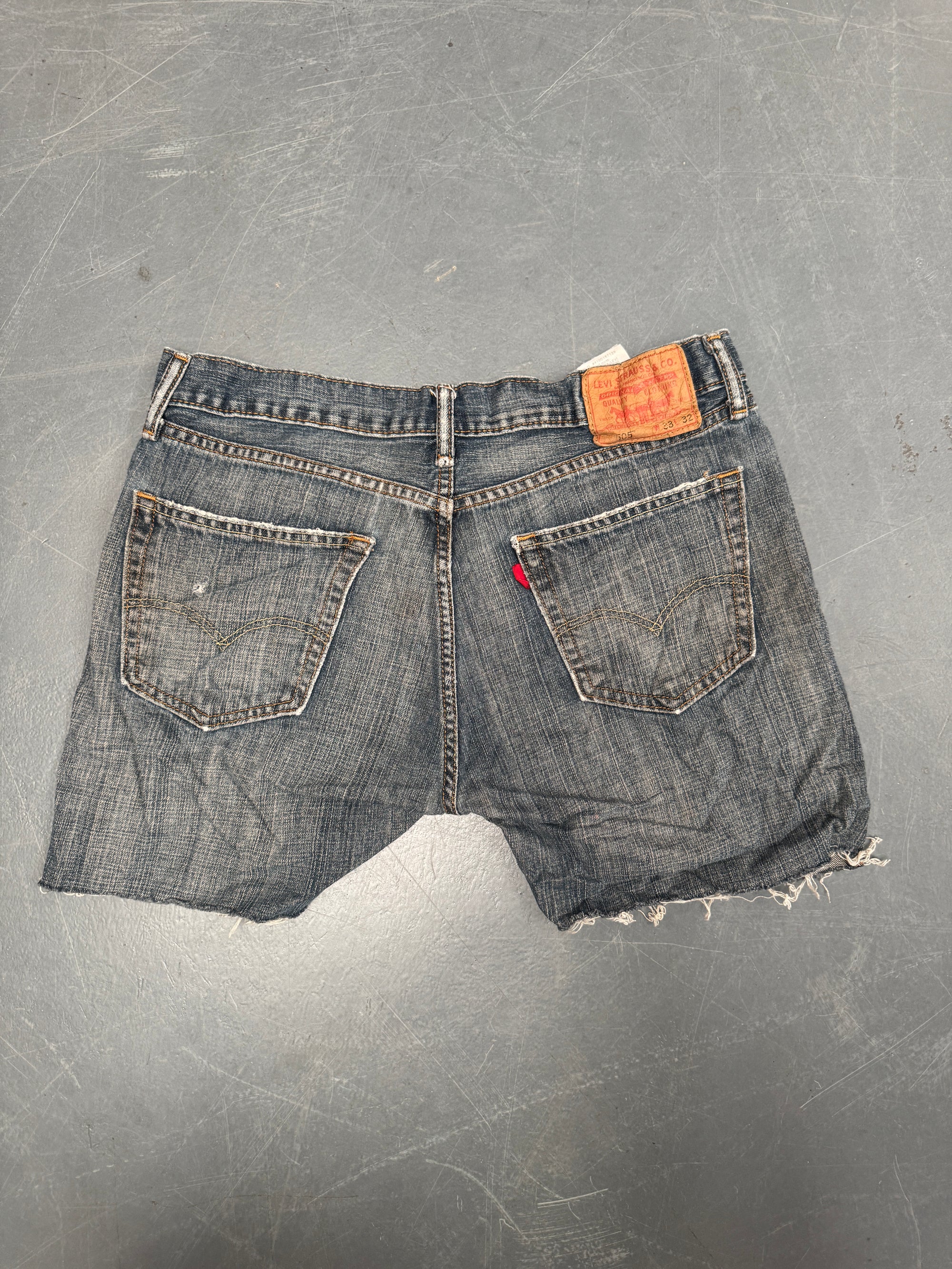 Vintage Levis Cut Off Denim Shorts - 90s Made - W 34 - SH800