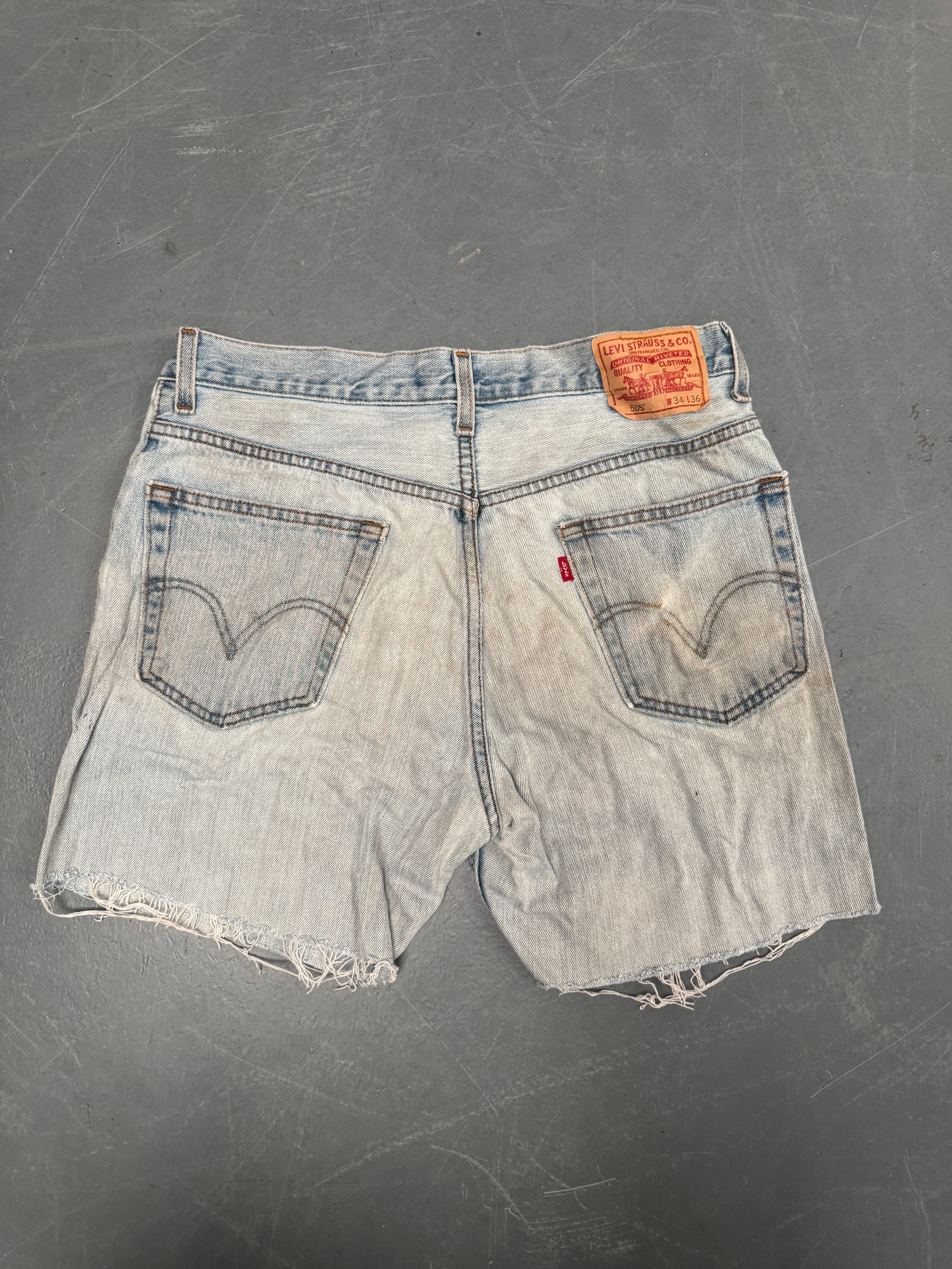Vintage Levis Cut Off Denim Shorts - 90s Made - W 32 - SH801