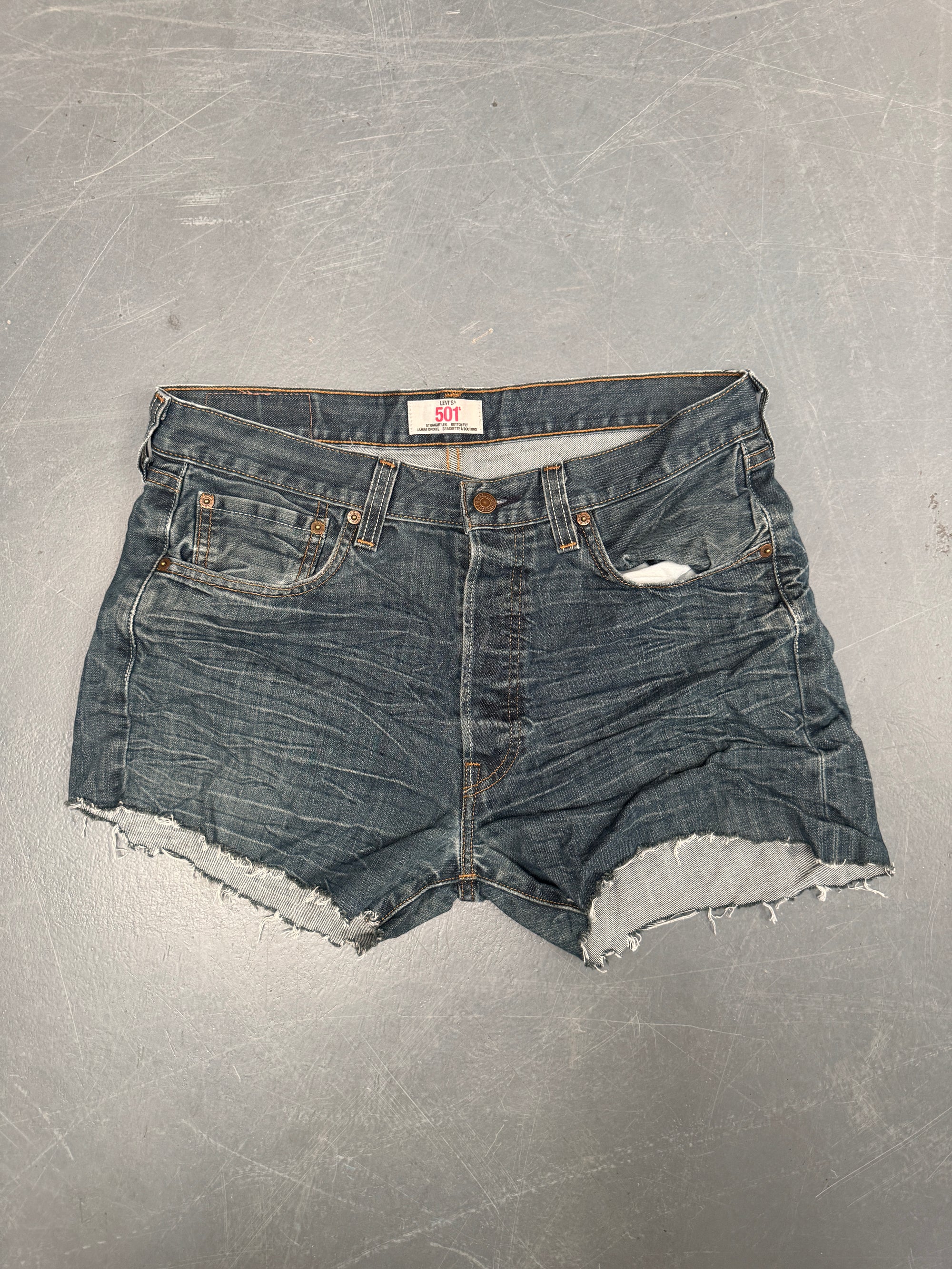 Vintage Levis Cut Off Denim Shorts - 90s Made - W 34 - SH802