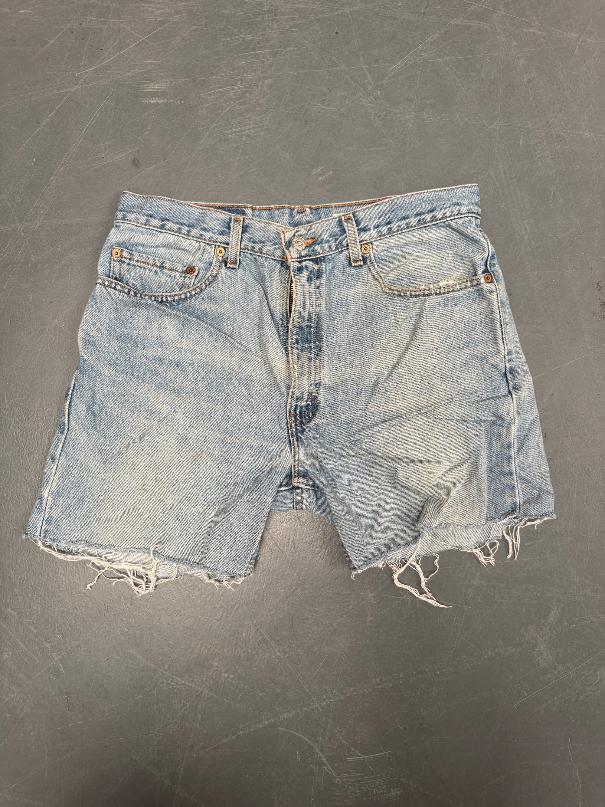 Vintage Levis Cut Off Denim Shorts - 90s Made - W 32 - SH806