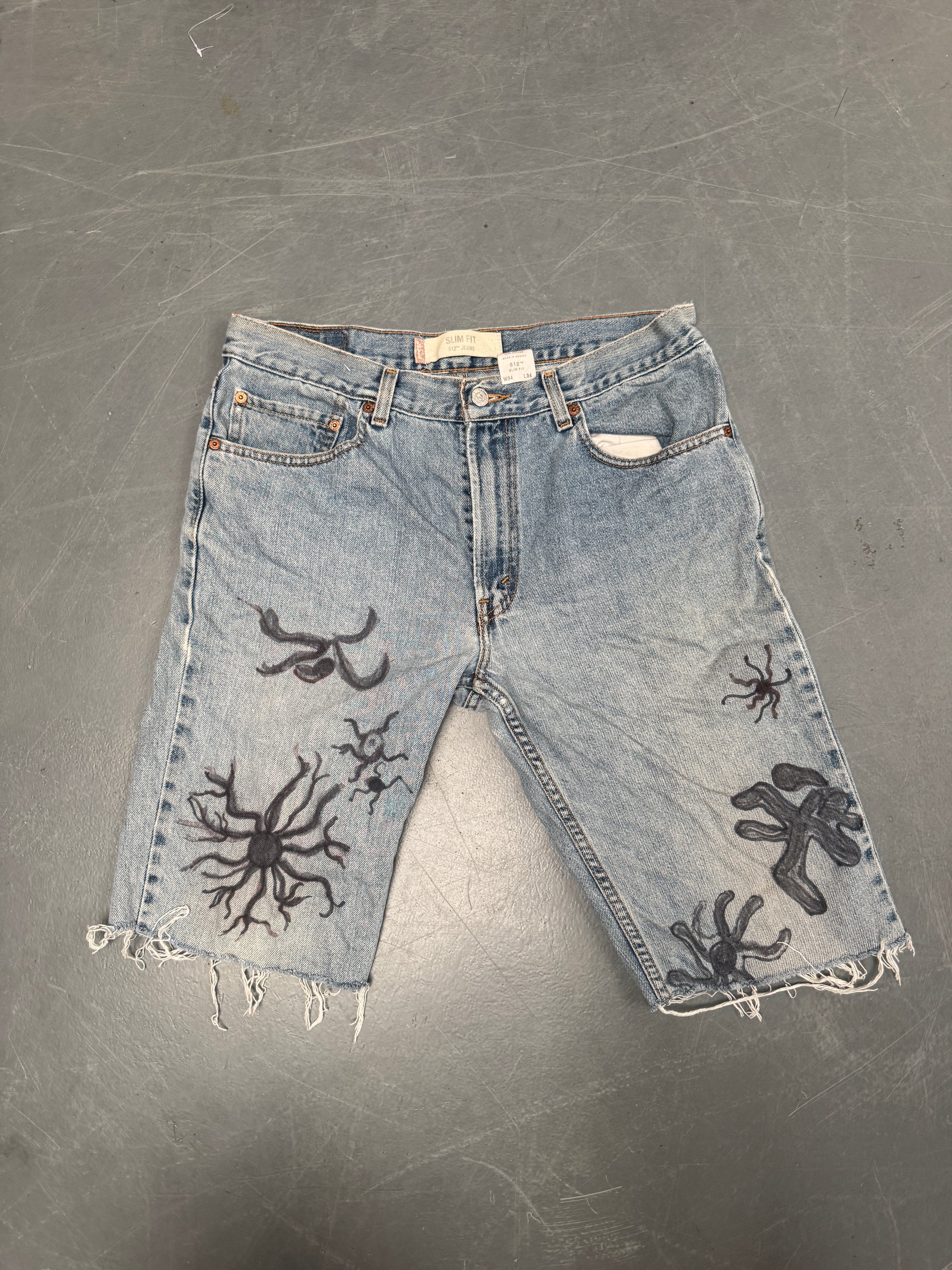 Vintage Levis Cut Off Denim Shorts - 90s Made - W 32 - SH808