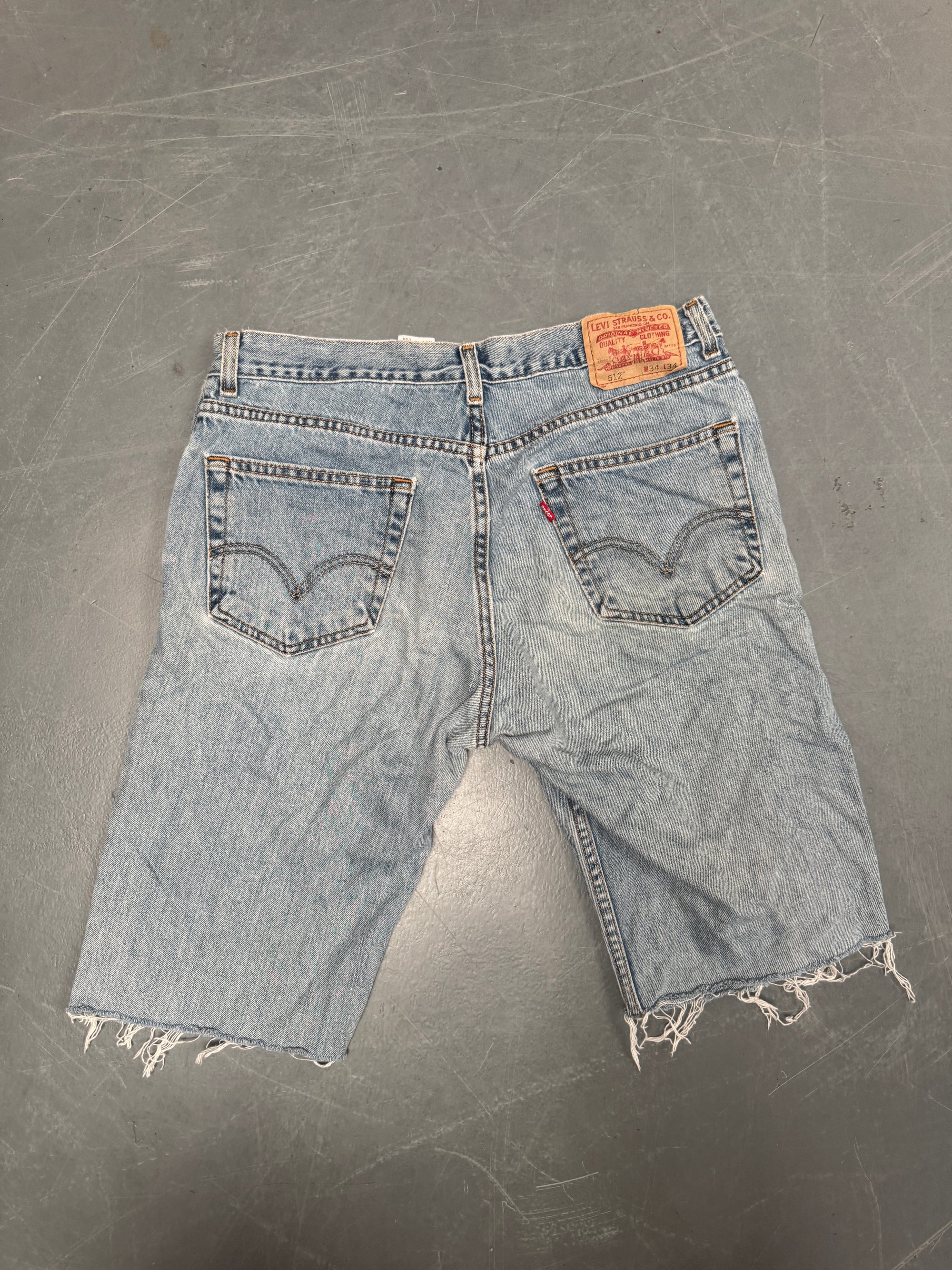 Vintage Levis Cut Off Denim Shorts - 90s Made - W 32 - SH808
