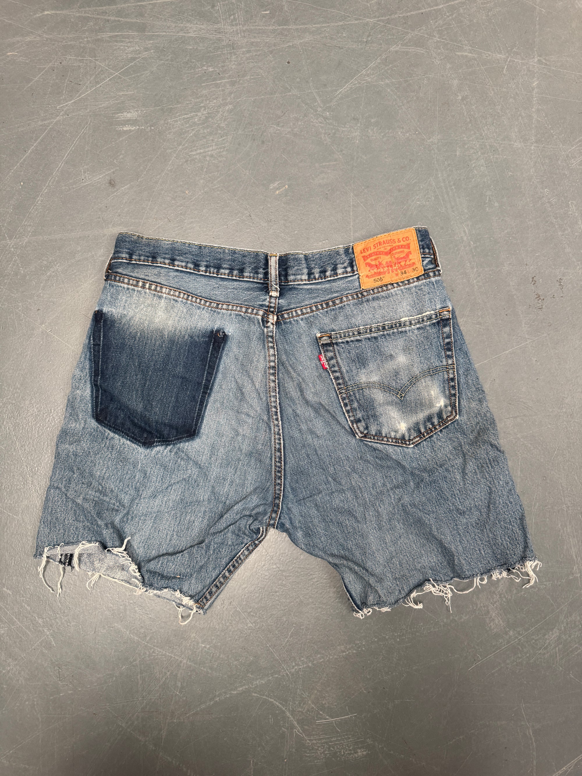 Vintage Levis Cut Off Denim Shorts - 90s Made - W 32 - SH809