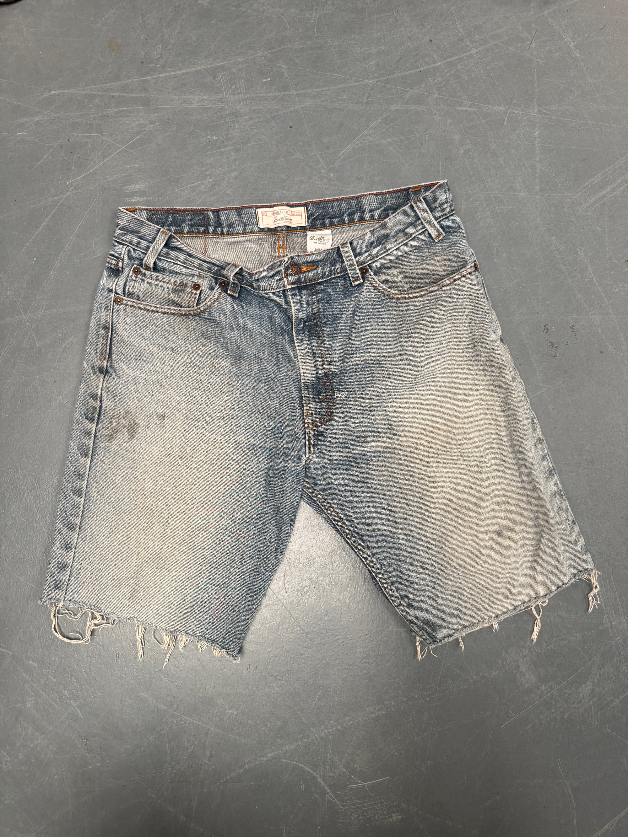 Vintage Levis Cut Off Denim Shorts - 90s Made - W 34 - SH810
