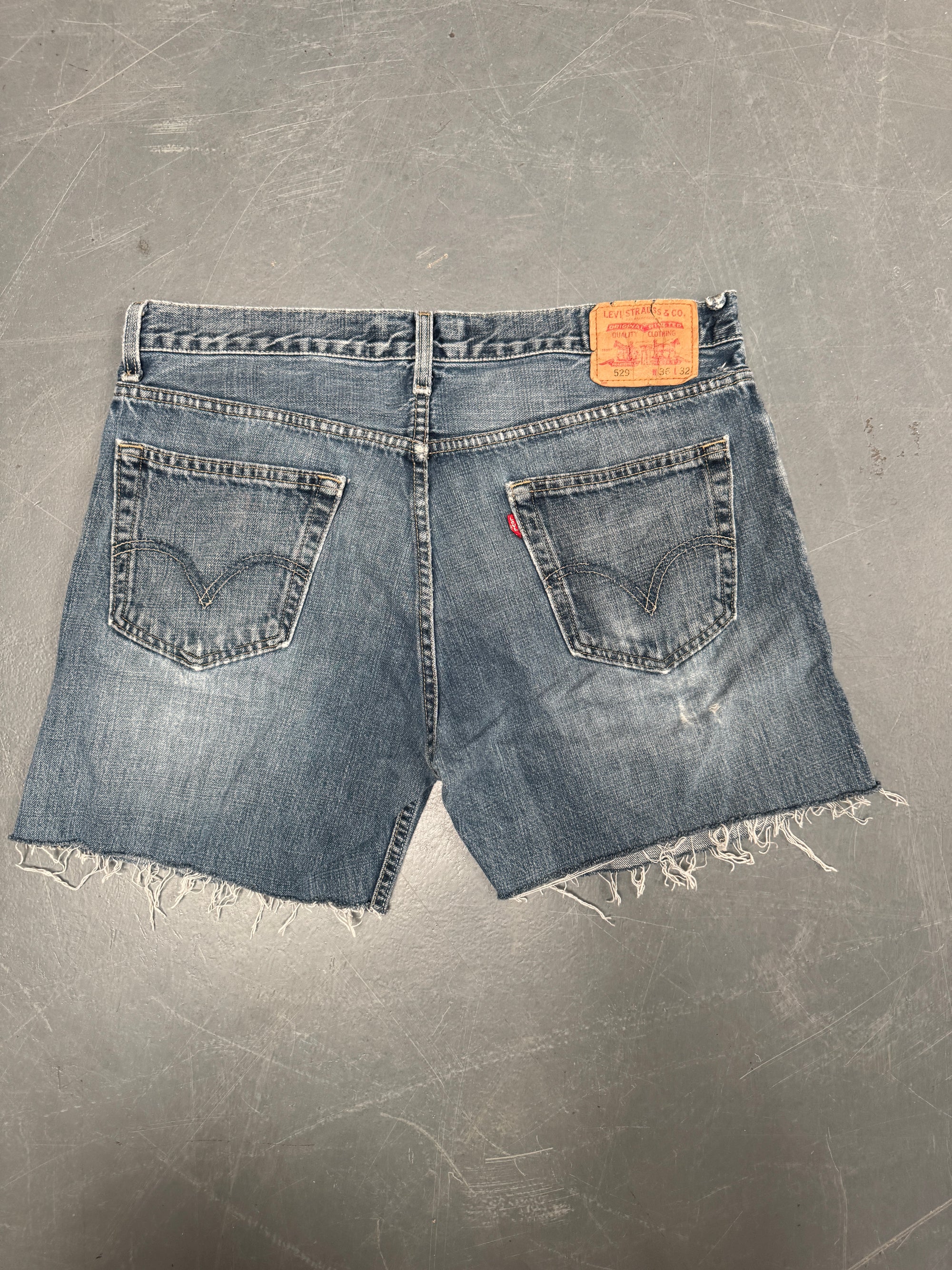 Vintage Levis Cut Off Denim Shorts - 90s Made - W 36 - SH814