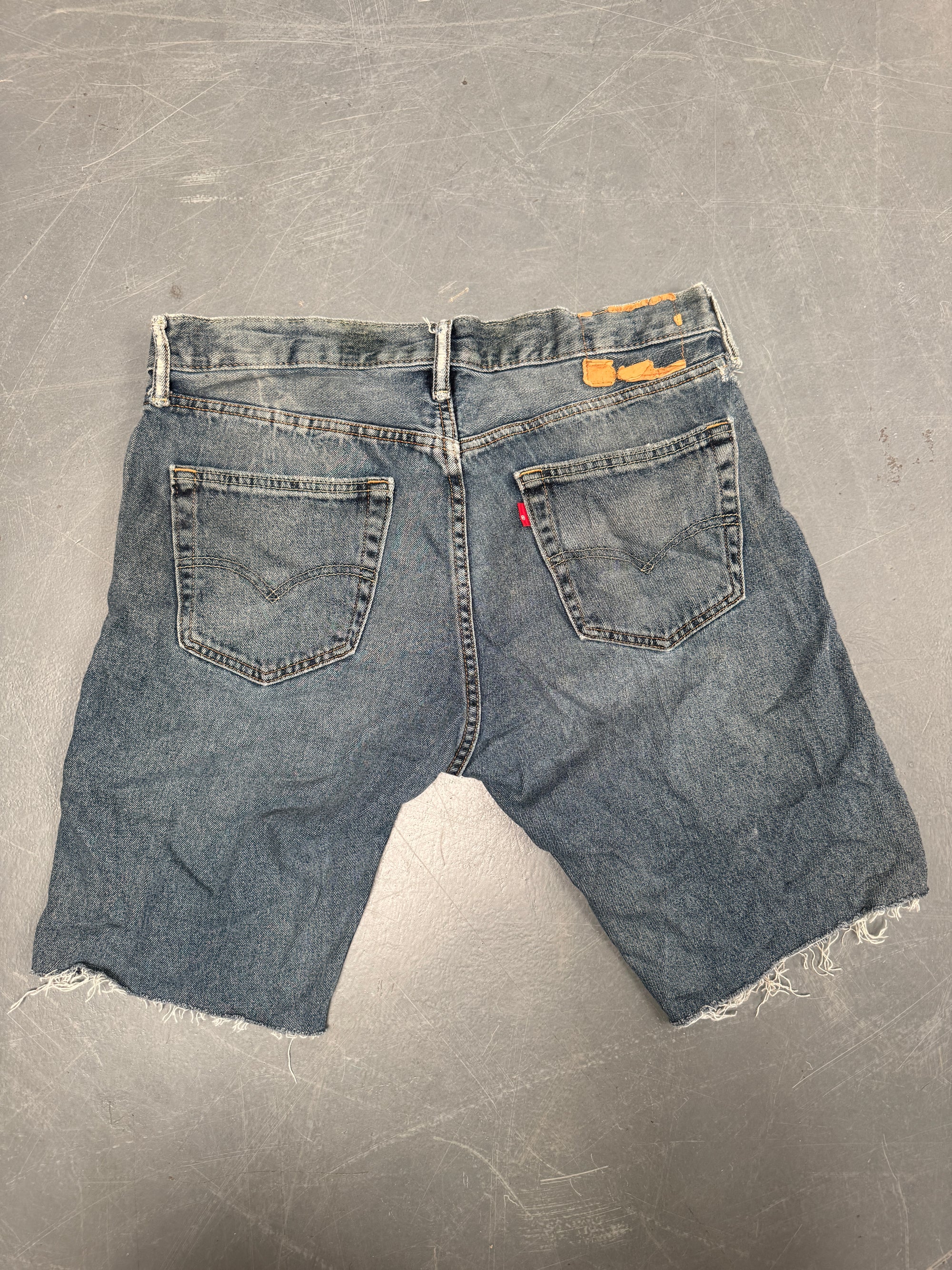 Vintage Levis Cut Off Denim Shorts - 90s Made - W 34 - SH817