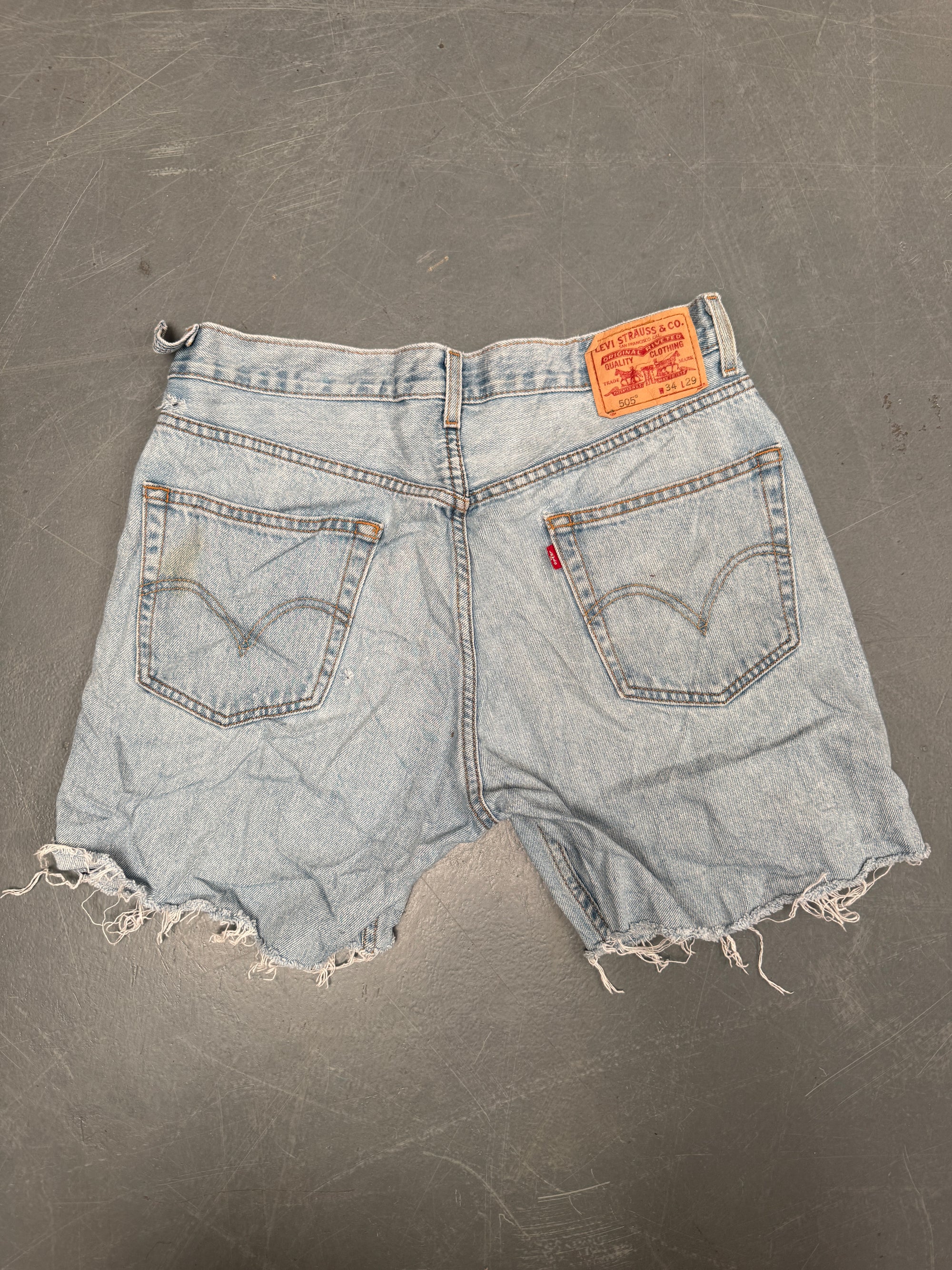 Vintage Levis Cut Off Denim Shorts - 90s Made - W 32 - SH822