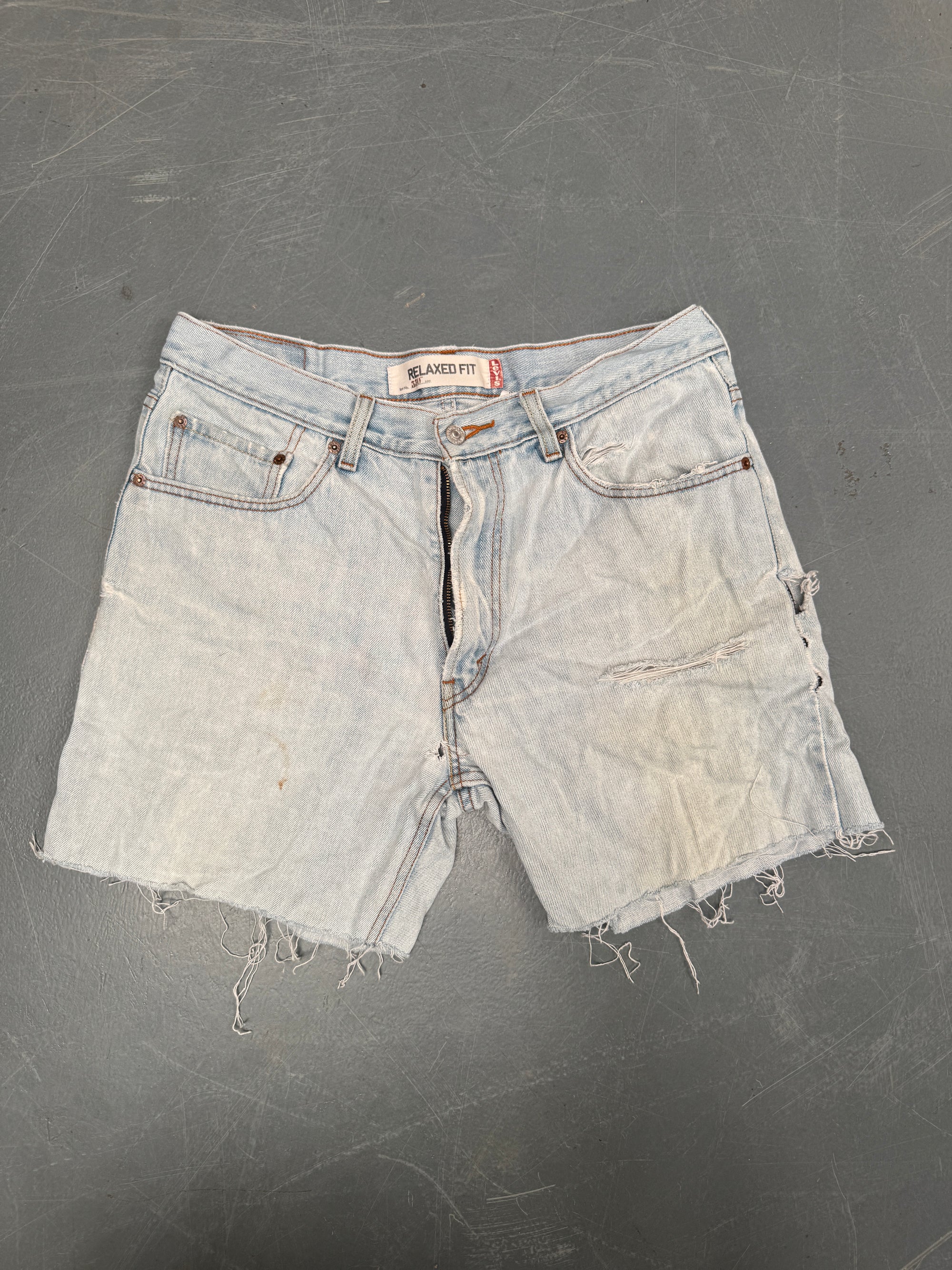 Vintage Levis Cut Off Denim Shorts - 90s Made - W 32 - SH824