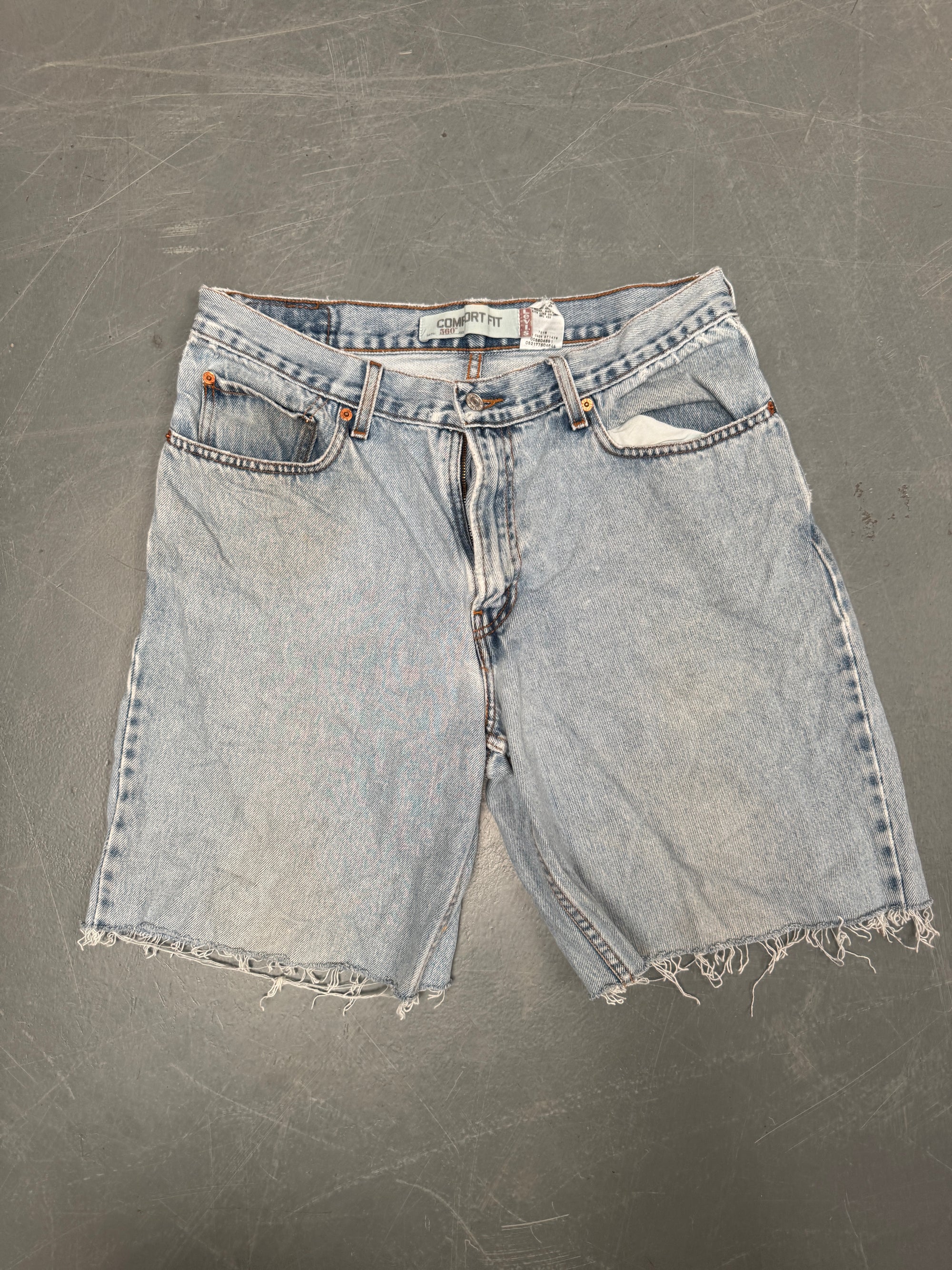 Vintage Levis Cut Off Denim Shorts - 90s Made - W 32 - SH825