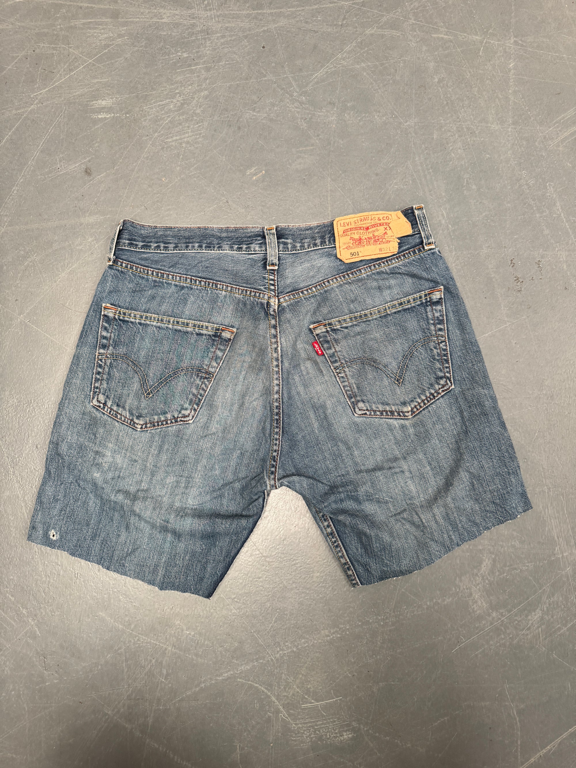 Vintage Levis Cut Off Denim Shorts - 90s Made - W 30 - SH829