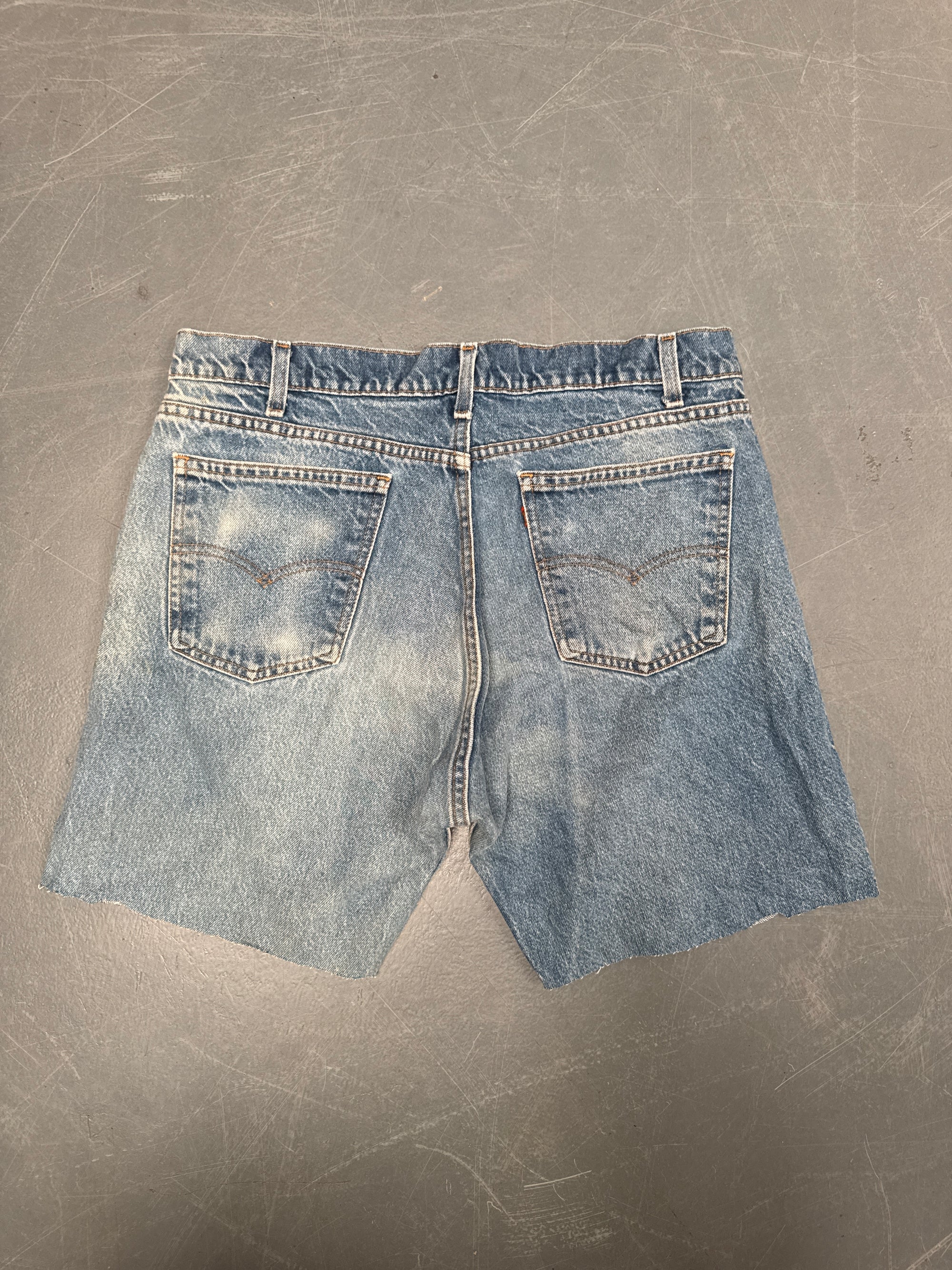 Vintage Levis Cut Off Denim Shorts - 90s Made - W 34 - SH830