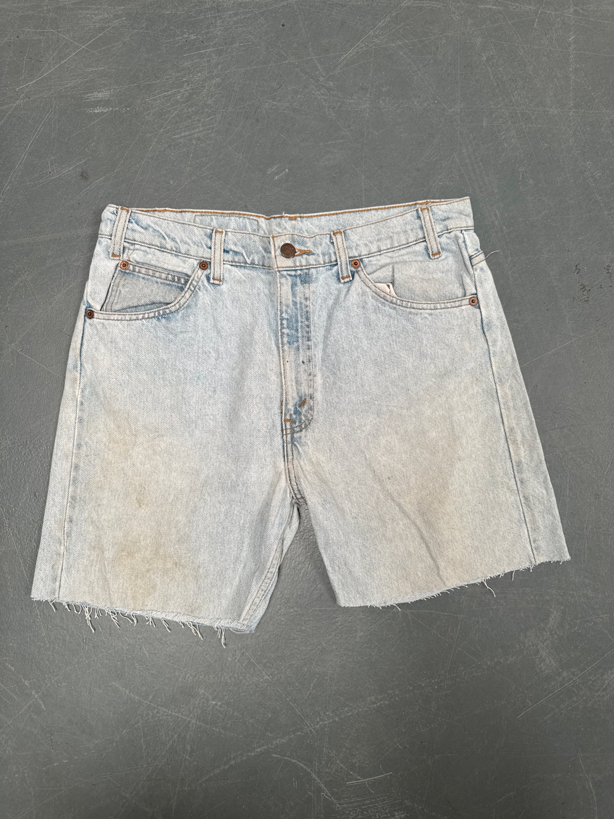 Vintage Levis Cut Off Denim Shorts - 90s Made - W 32 - SH835