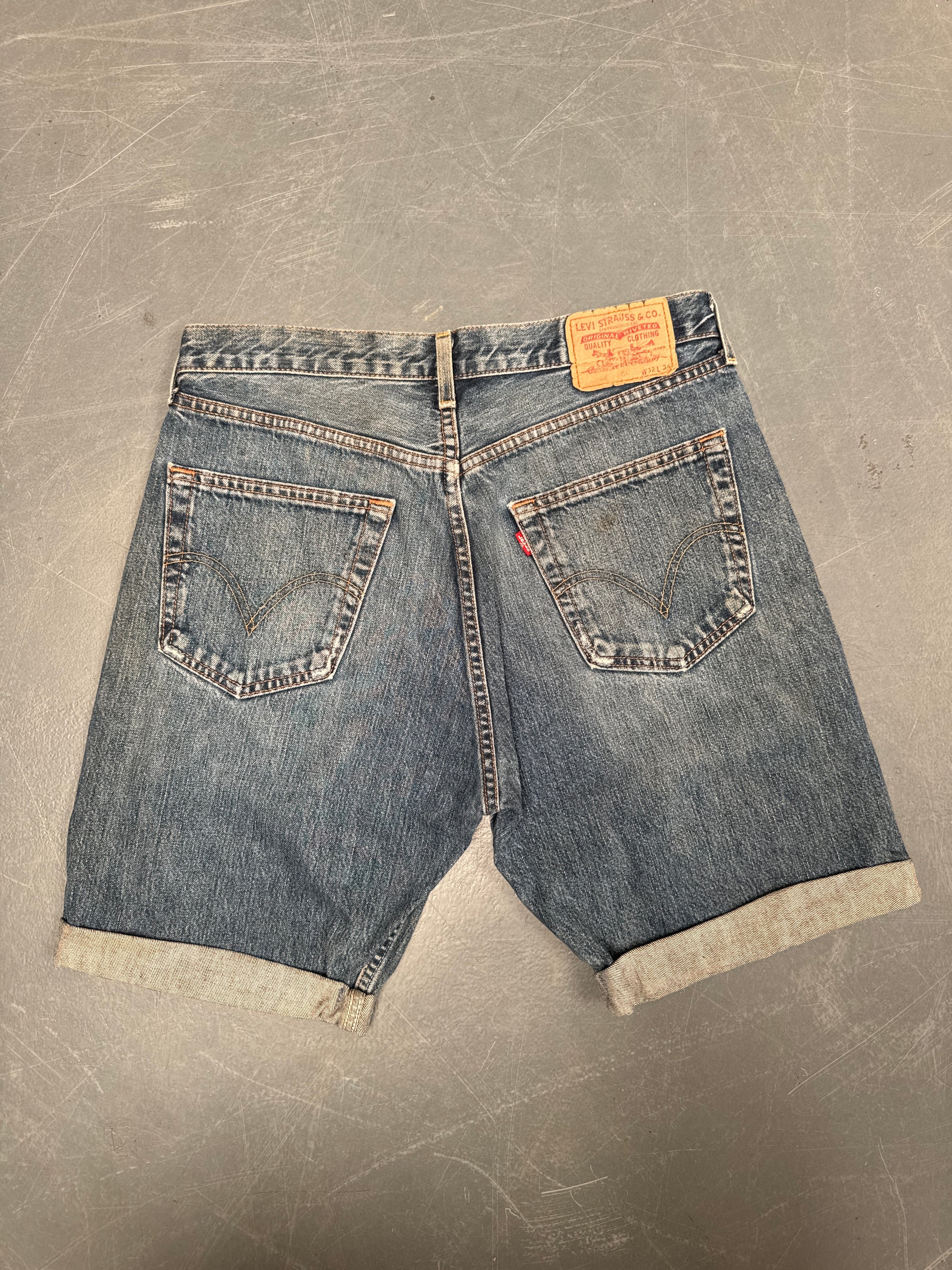 Vintage Levis Cut Off Denim Shorts - 90s Made - W 32 - SH836