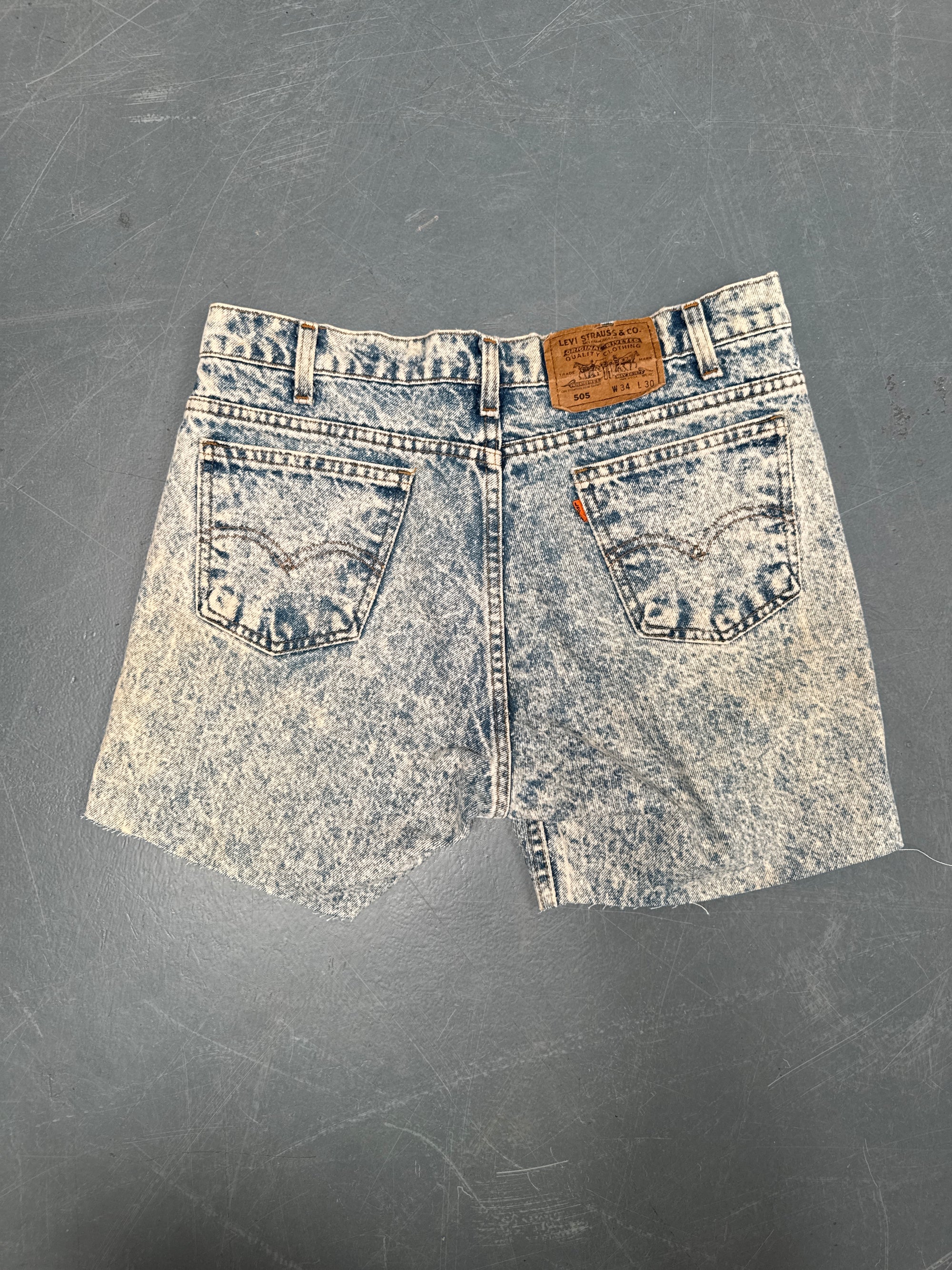 Vintage Levis Cut Off Denim Shorts - 90s Made - W 32 - SH839