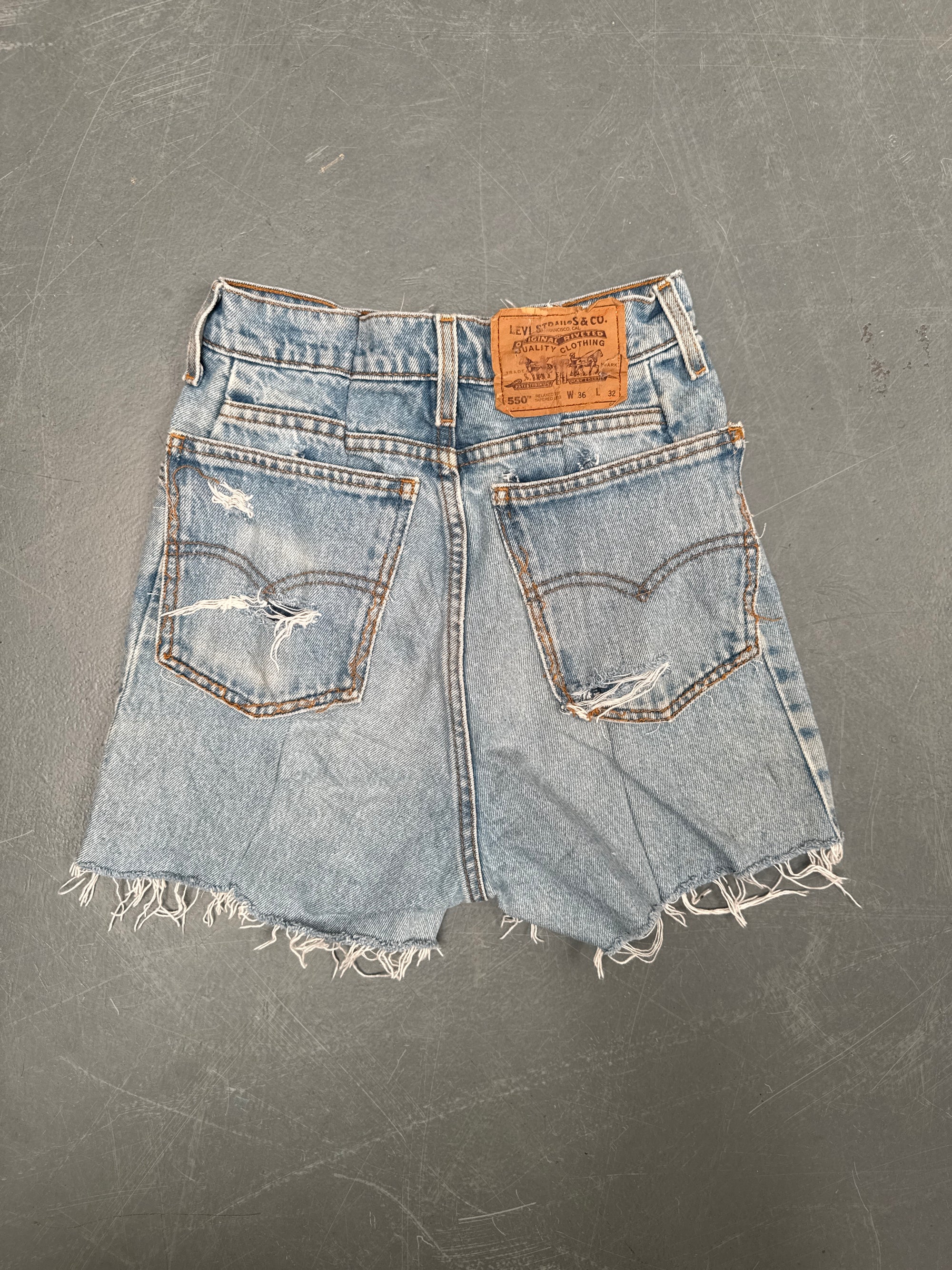 Vintage Levis Cut Off Denim Shorts - 90s Made - W 26 - SH843