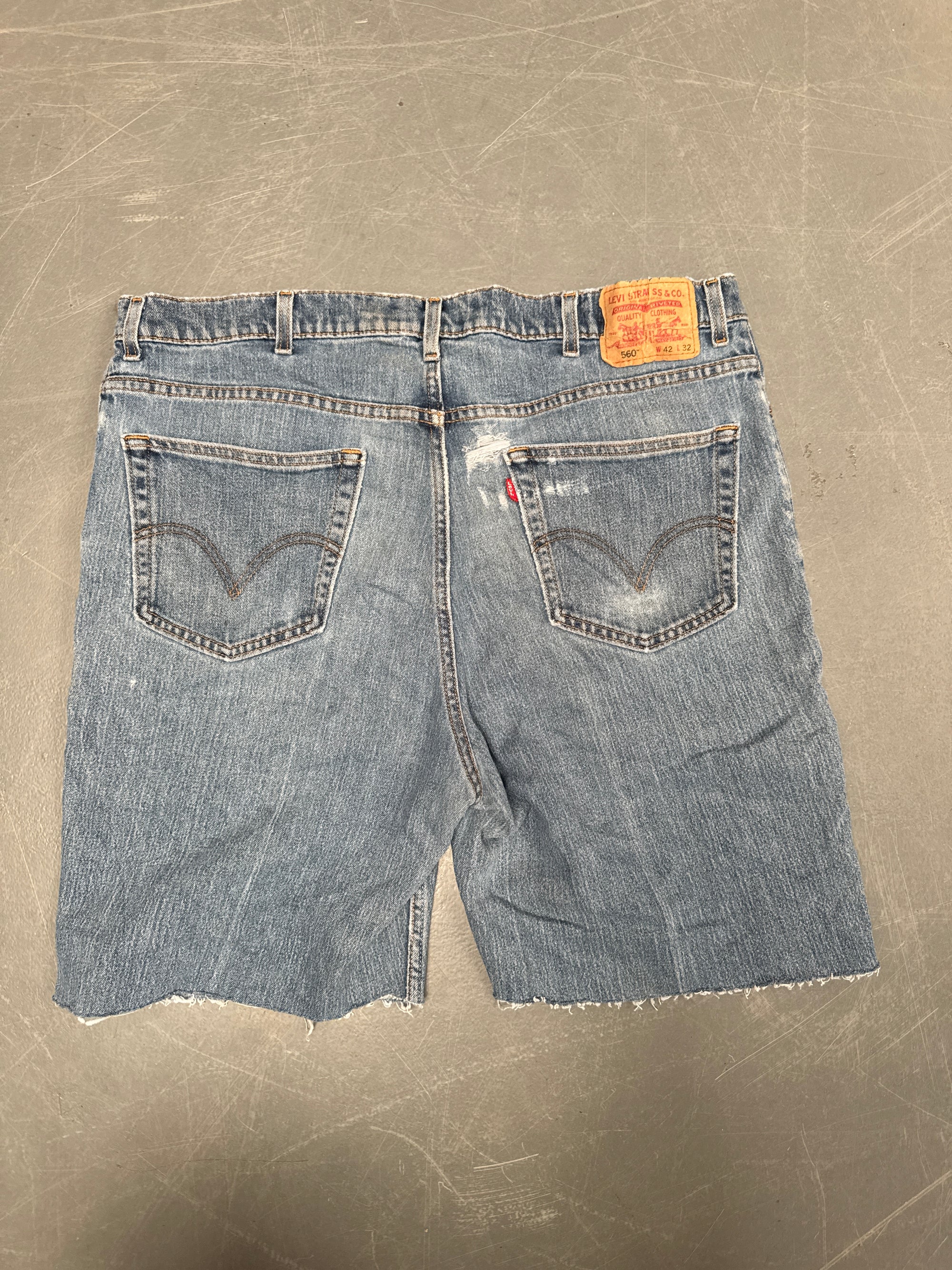 Vintage Levis Cut Off Denim Shorts - 90s Made - W 40 - SH845