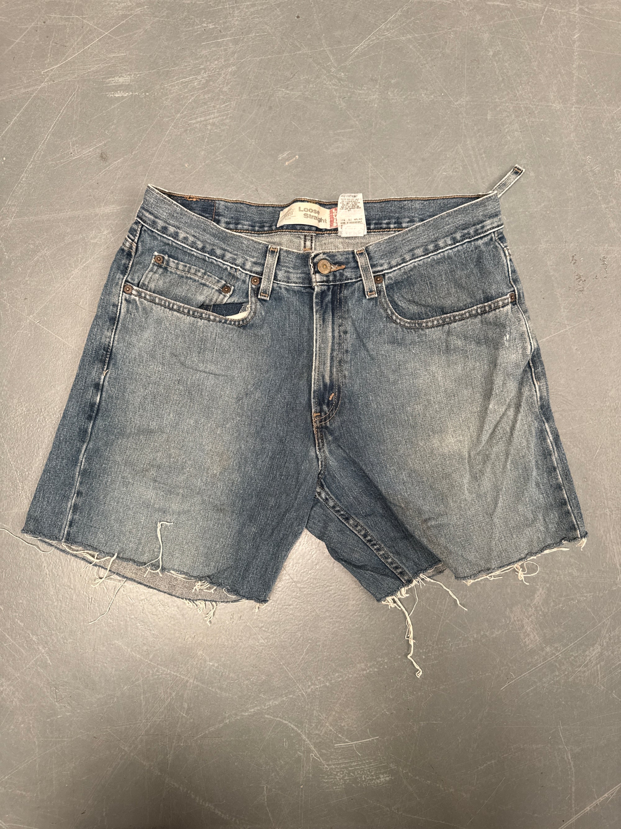 Vintage Levis Cut Off Denim Shorts - 90s Made - W 32 - SH849