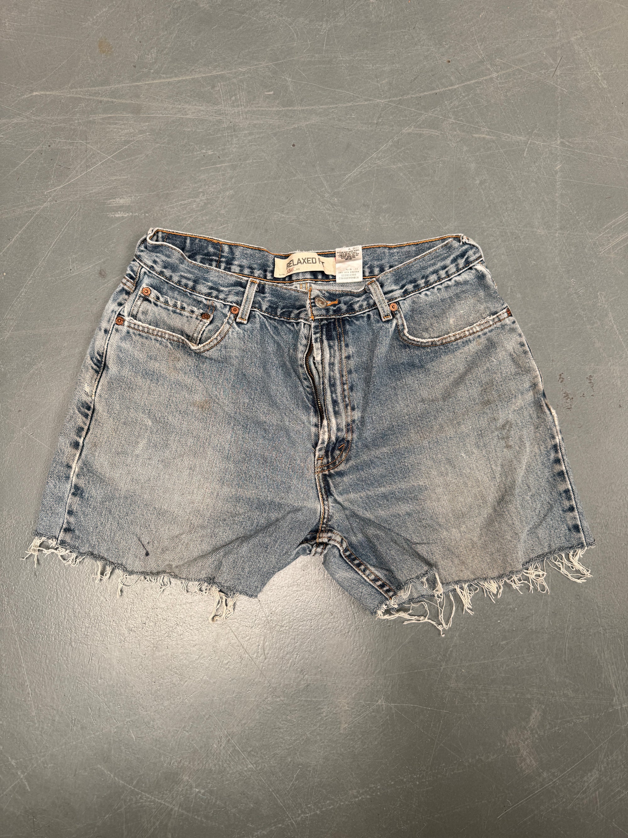 Vintage Levis Cut Off Denim Shorts - 90s Made - W 32 - SH851