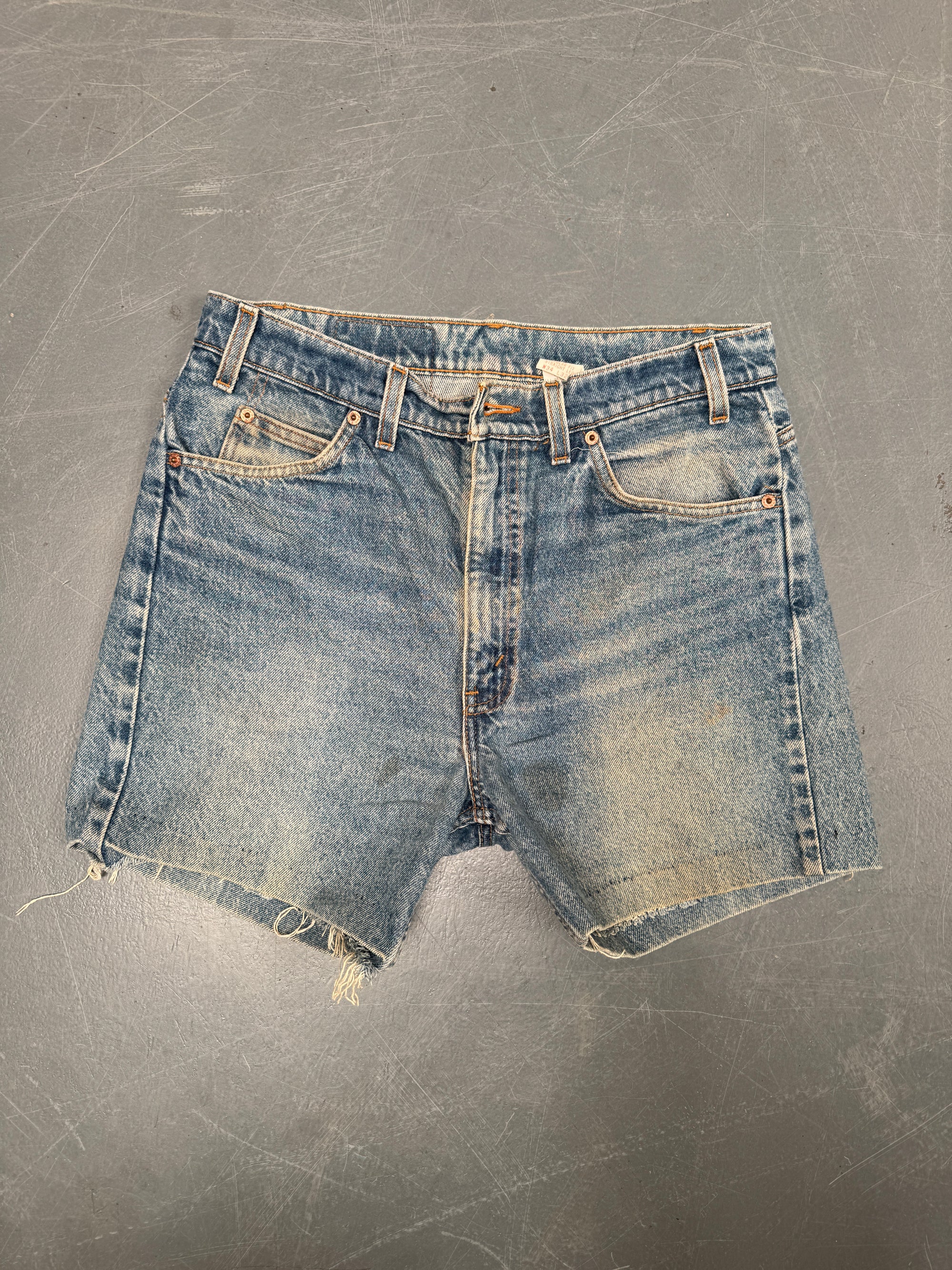 Vintage Levis Cut Off Denim Shorts - 90s Made - W 32 - SH853
