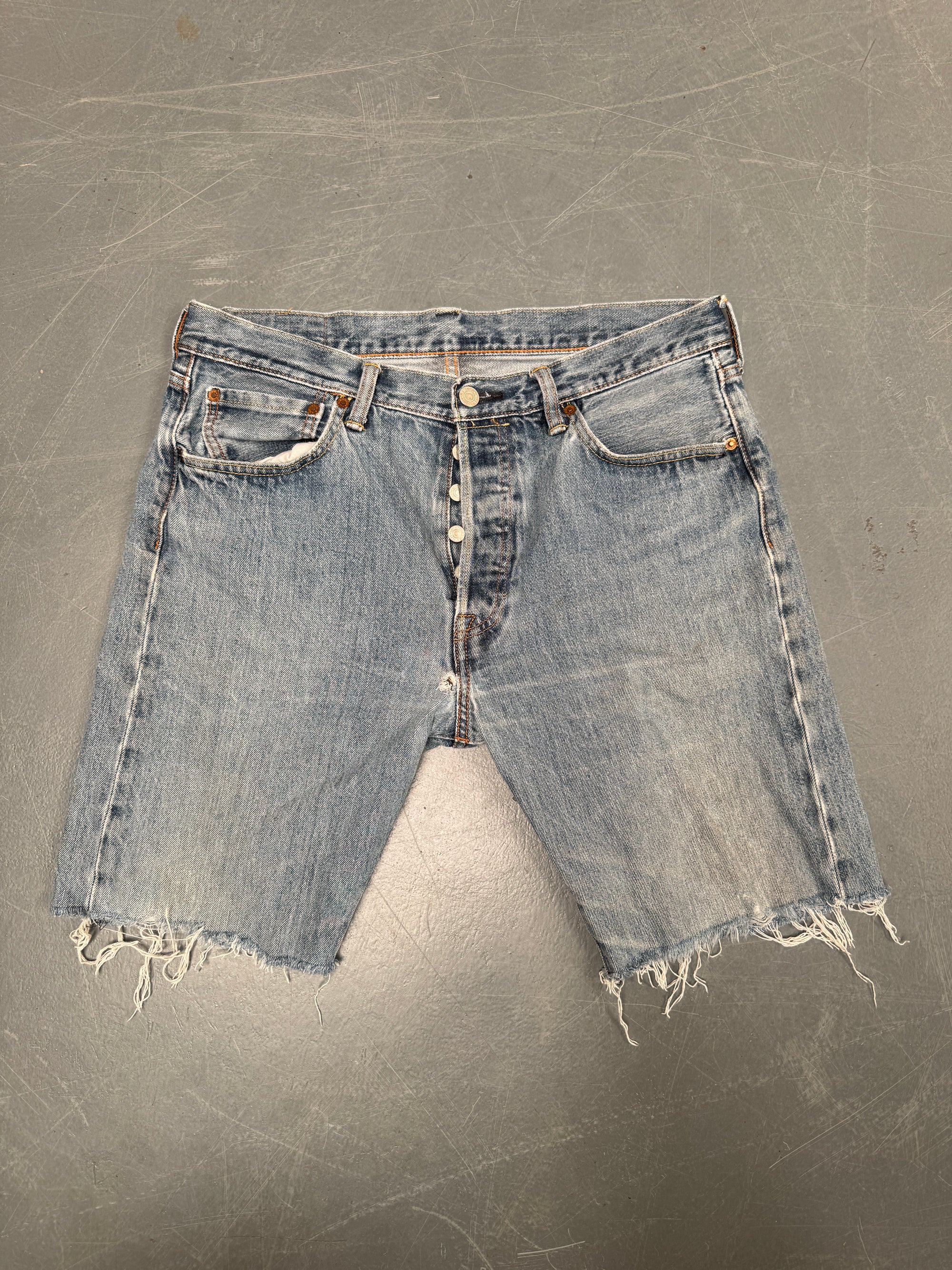 Vintage Levis Cut Off Denim Shorts - 90s Made - W 34 - SH869