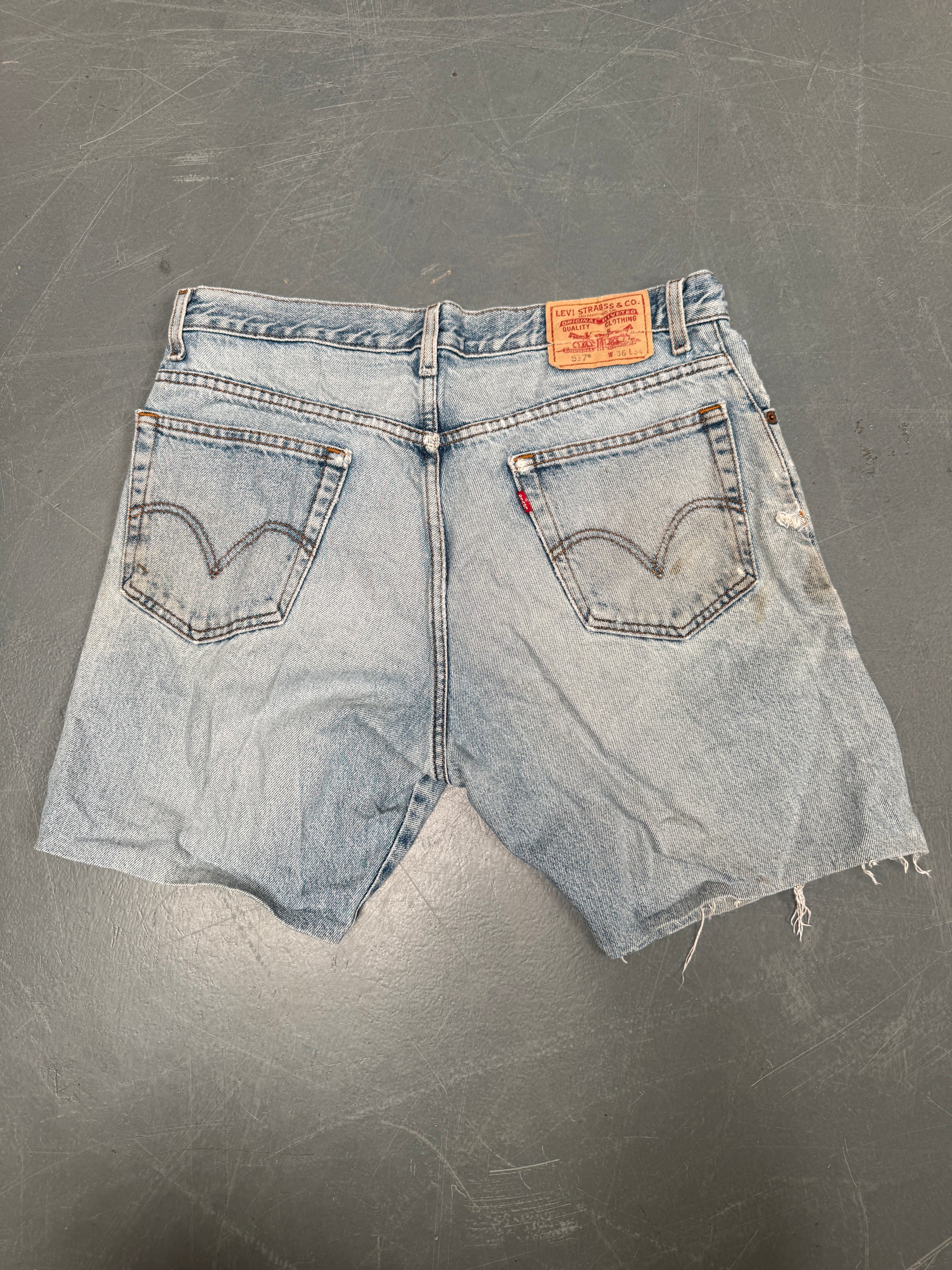Vintage Levis Cut Off Denim Shorts - 90s Made - W 34 - SH870