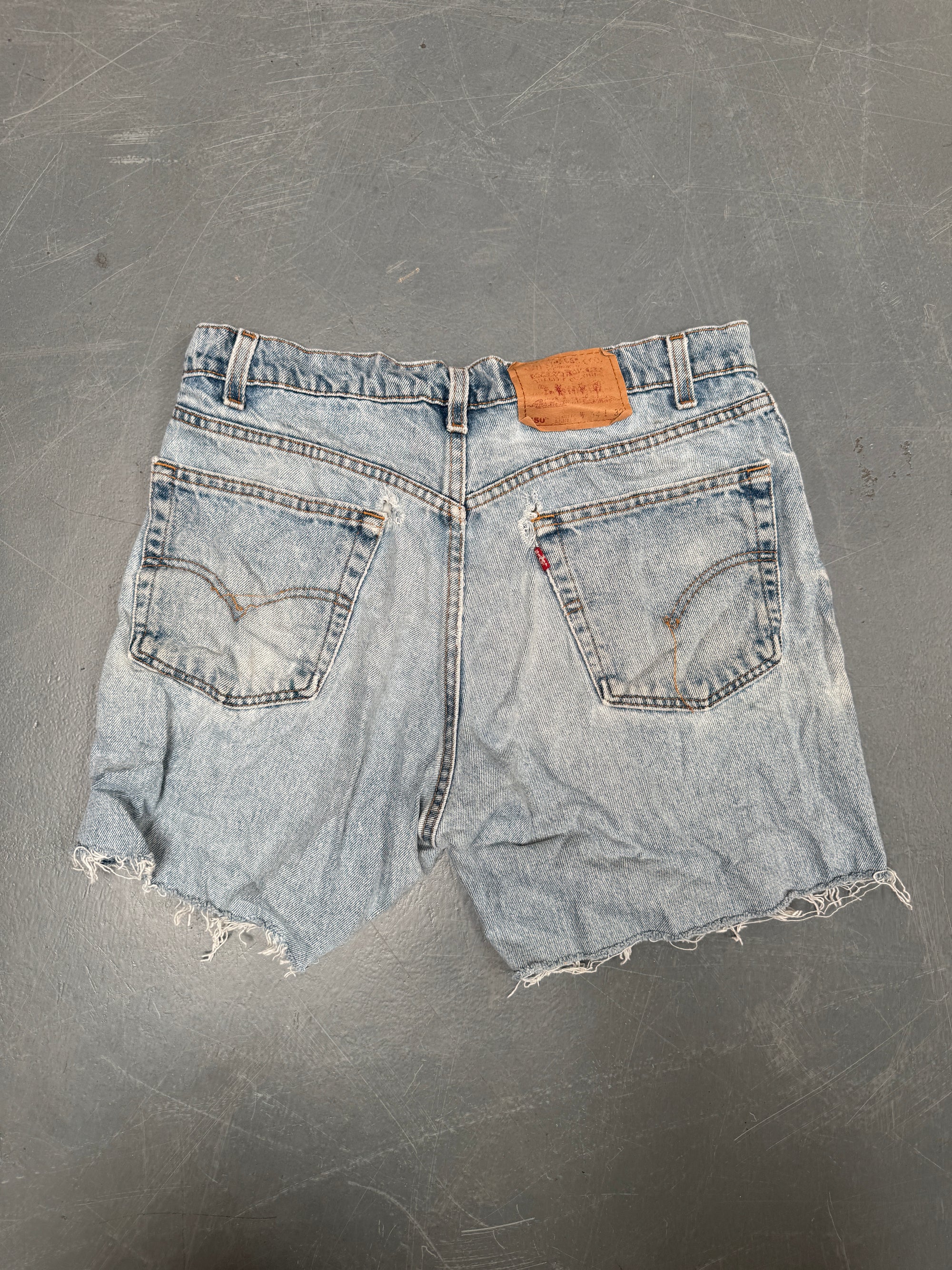 Vintage Levis Cut Off Denim Shorts - 90s Made - W 32 - SH877