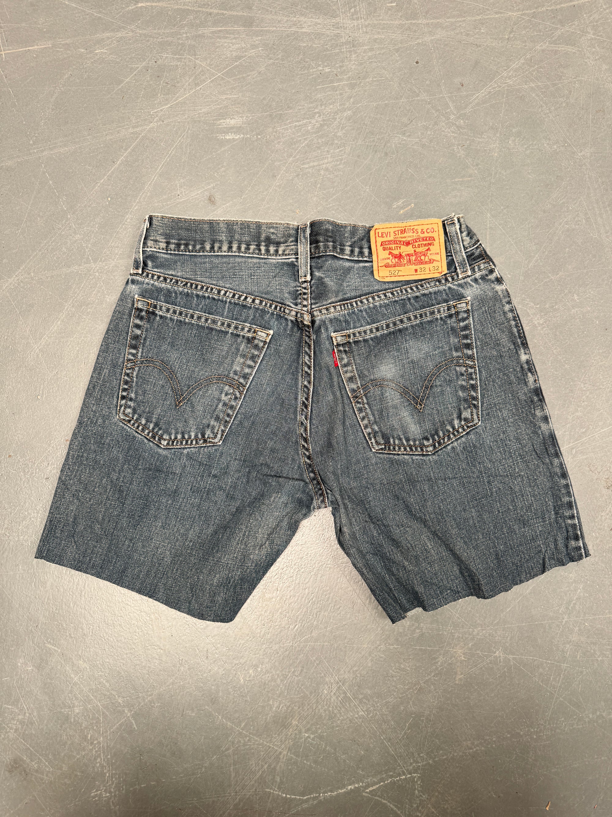 Vintage Levis Cut Off Denim Shorts - 90s Made - W 30 - SH884