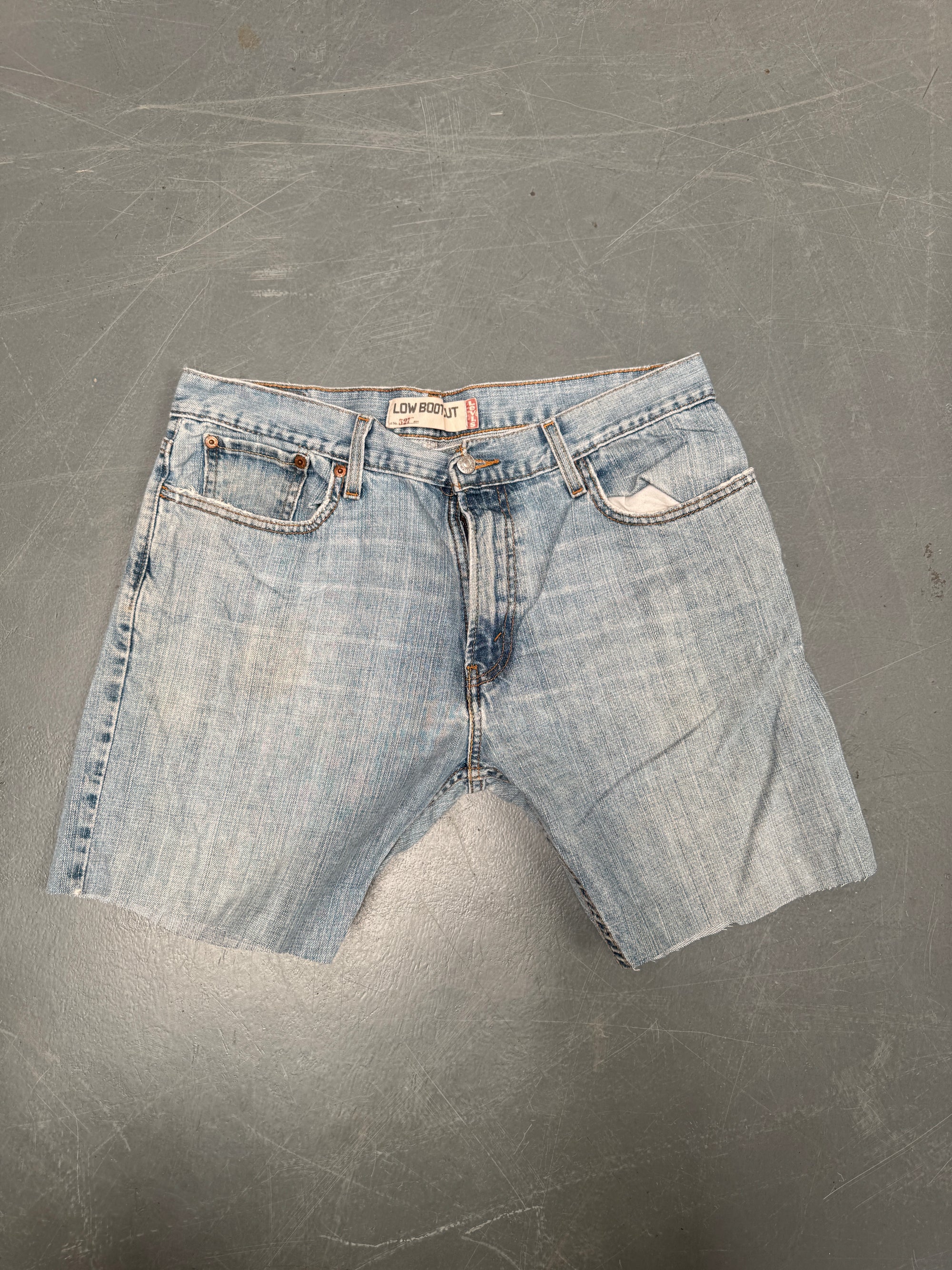 Vintage Levis Cut Off Denim Shorts - 90s Made - W 32 - SH888