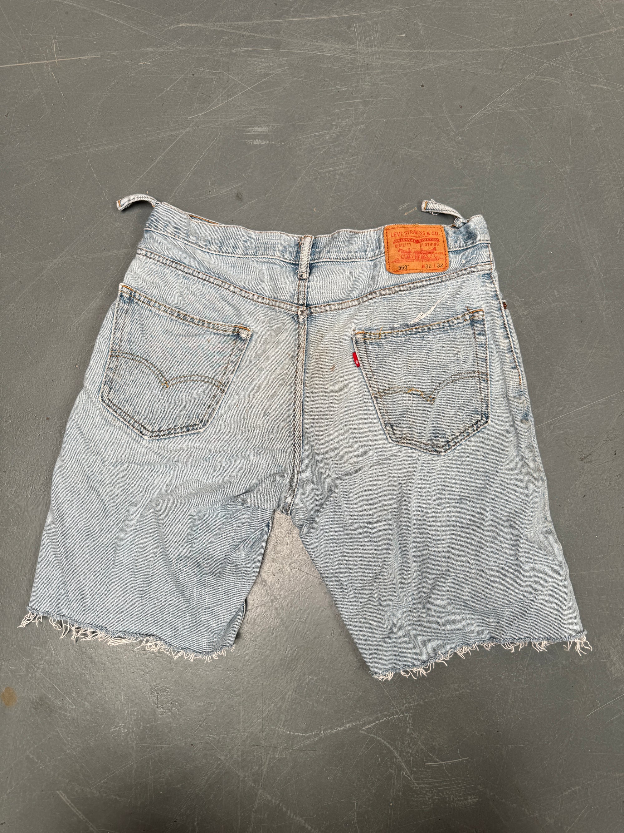 Vintage Levis Cut Off Denim Shorts - 90s Made - W 34 - SH891