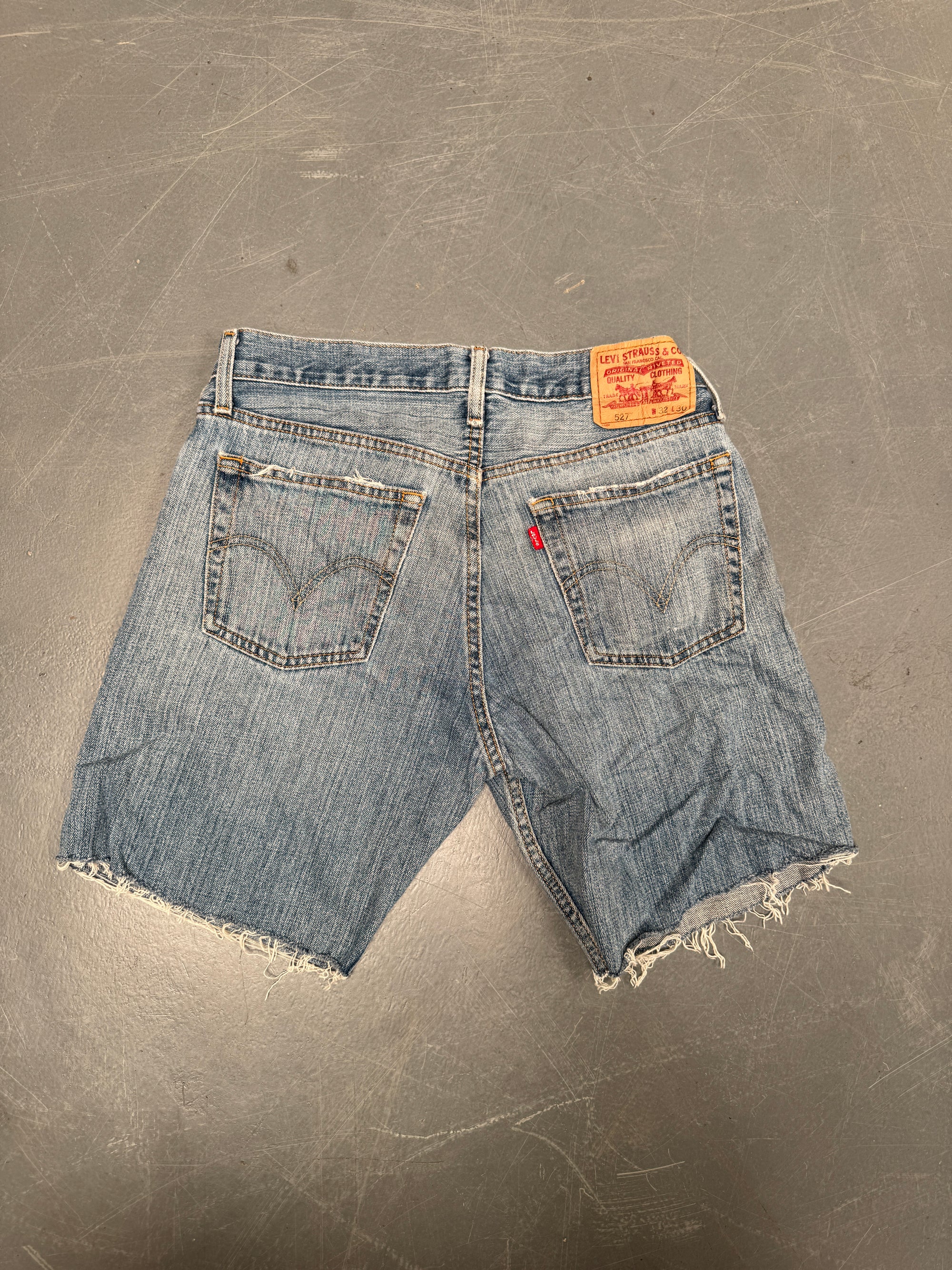 Vintage Levis Cut Off Denim Shorts - 90s Made - W 30 - SH893