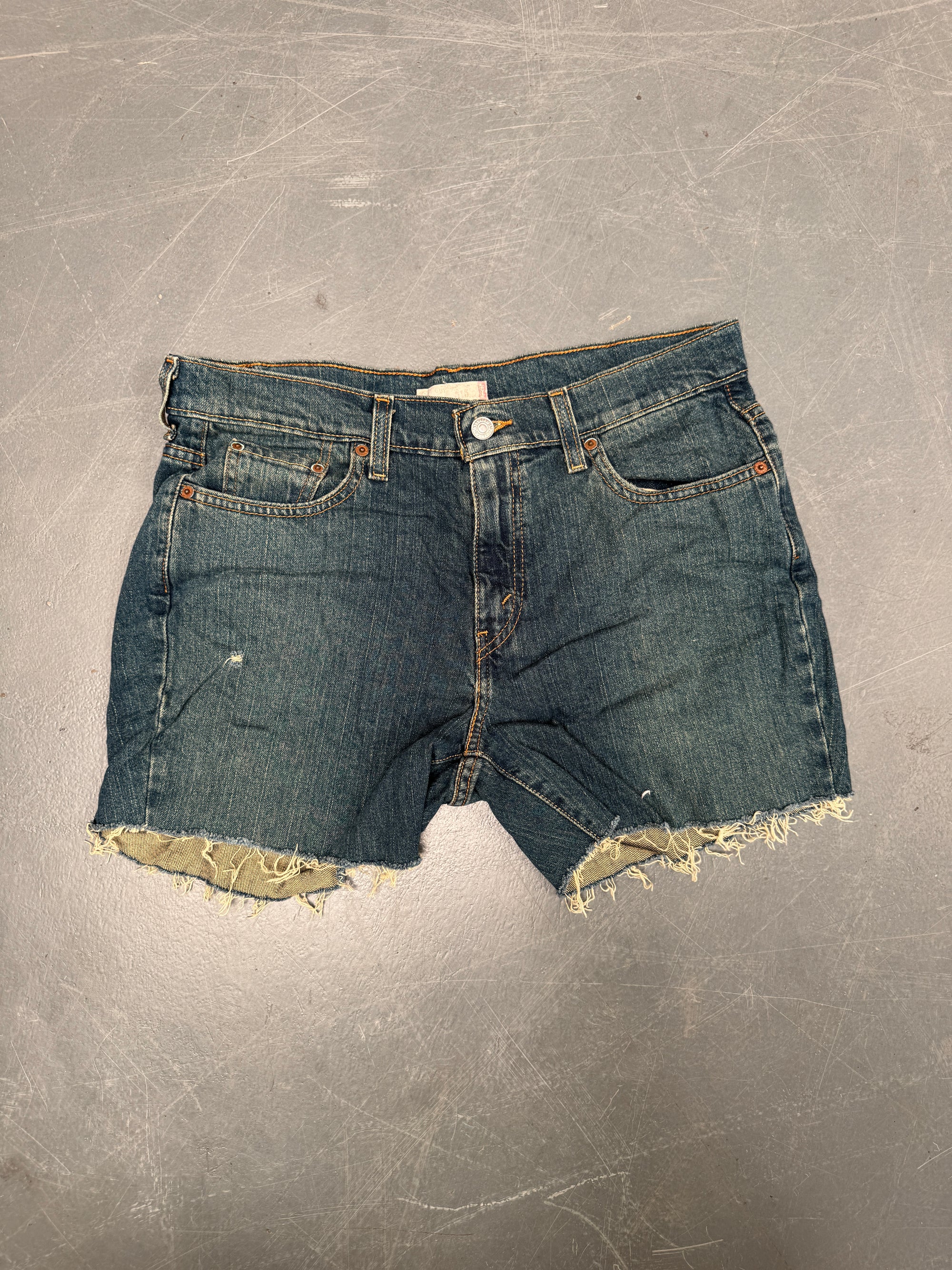 Vintage Levis Cut Off Denim Shorts - 90s Made - W 32 - SH897