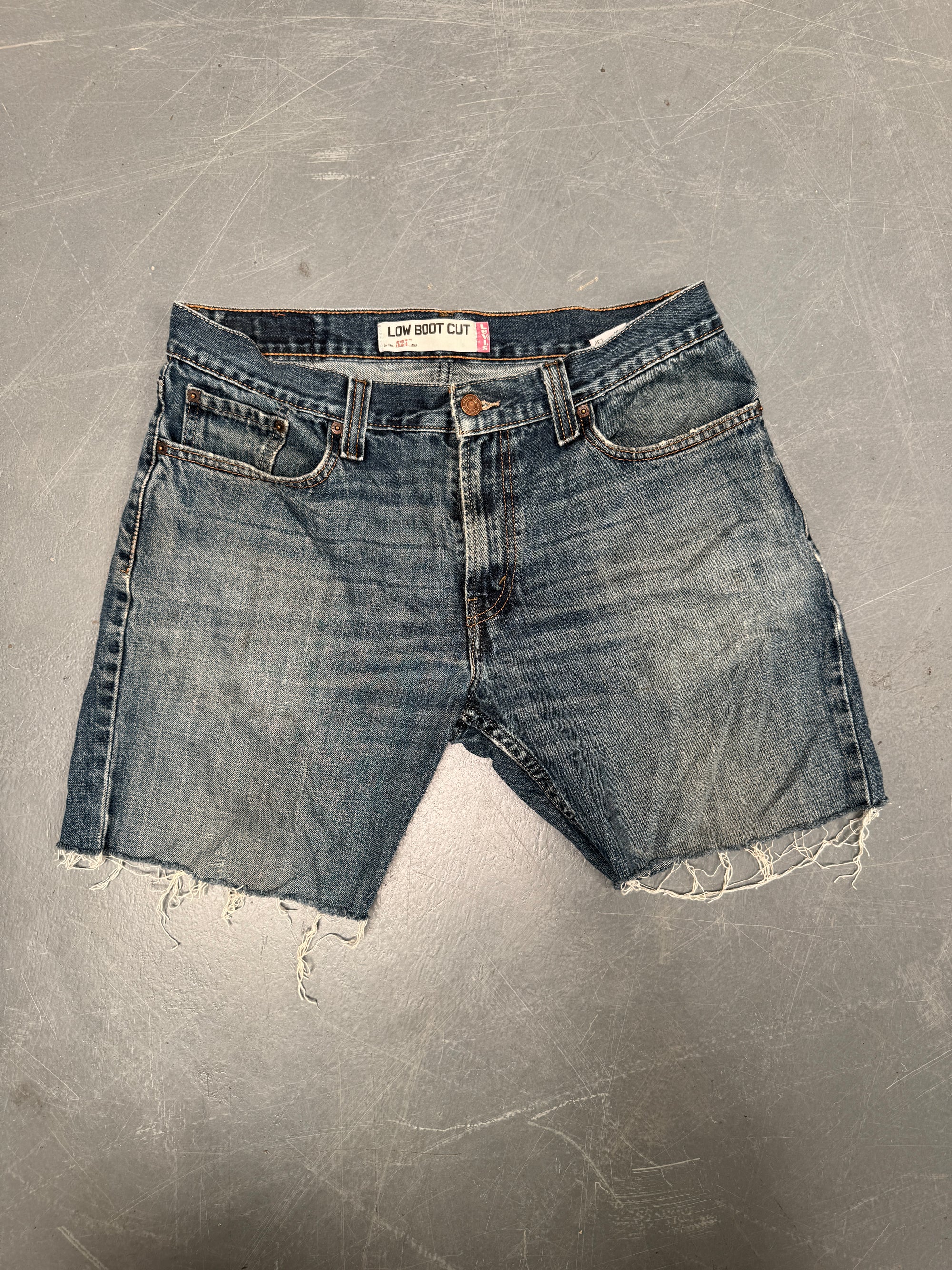 Vintage Levis Cut Off Denim Shorts - 90s Made - W 32 - SH898