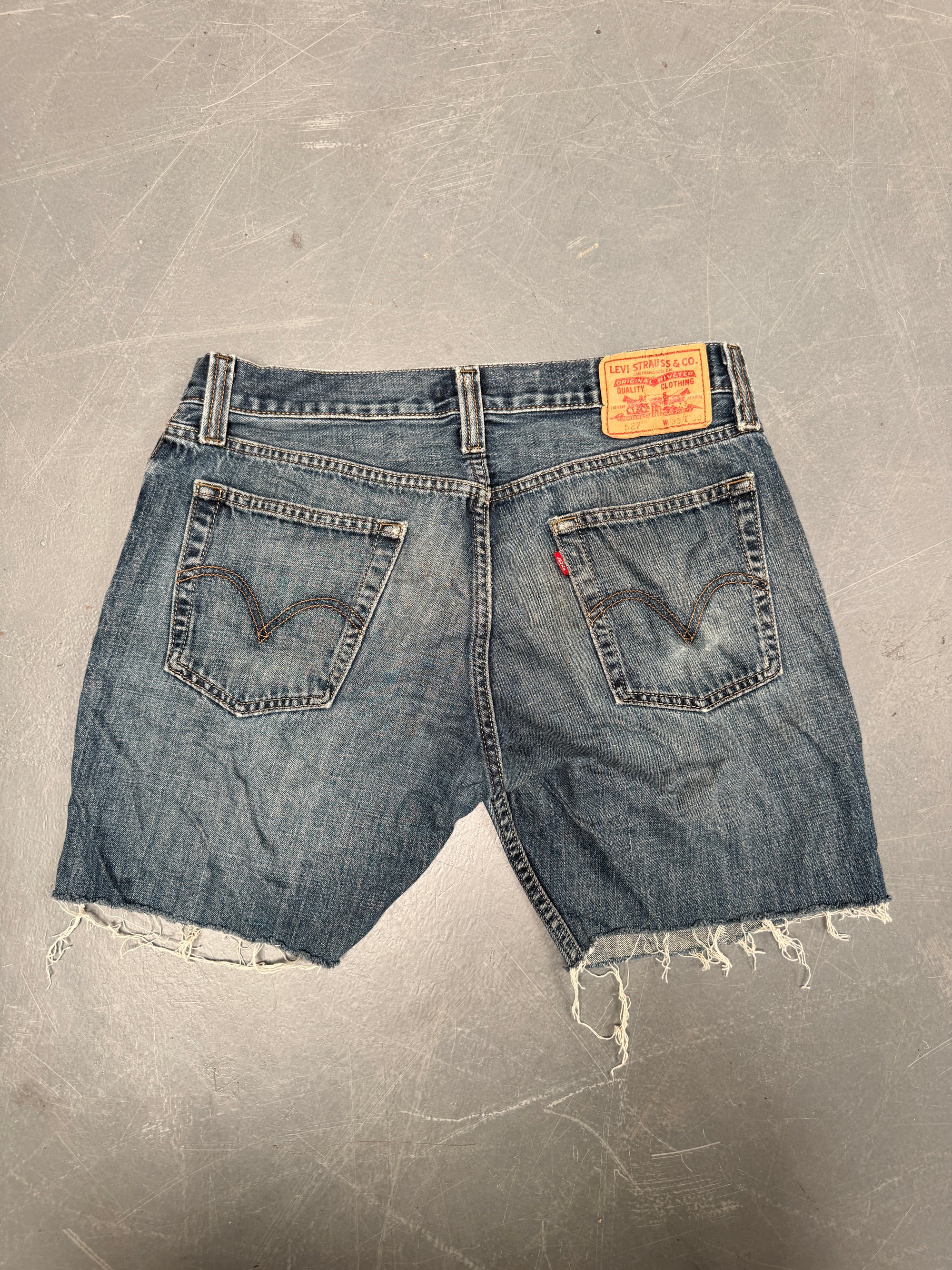 Vintage Levis Cut Off Denim Shorts - 90s Made - W 32 - SH898
