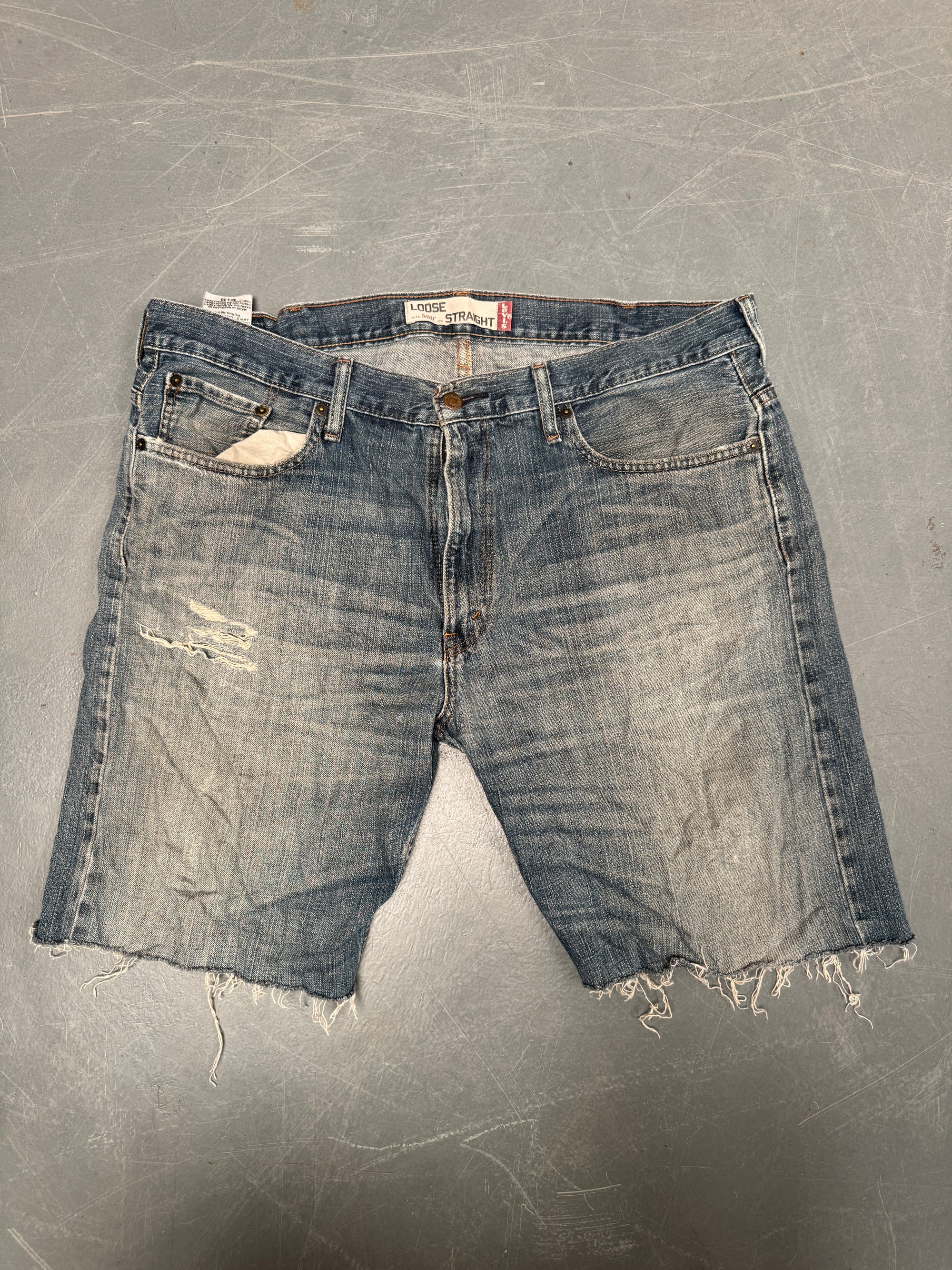 Vintage Levis Cut Off Denim Shorts - 90s Made - W 40 - SH905