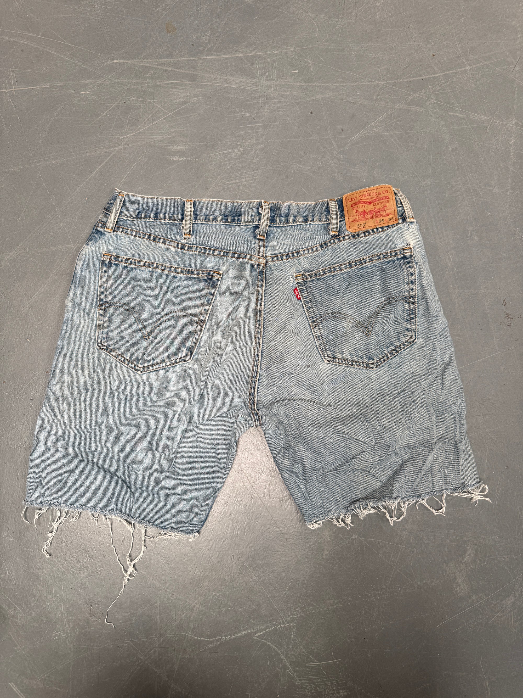 Vintage Levis Cut Off Denim Shorts - 90s Made - W 36 - SH906