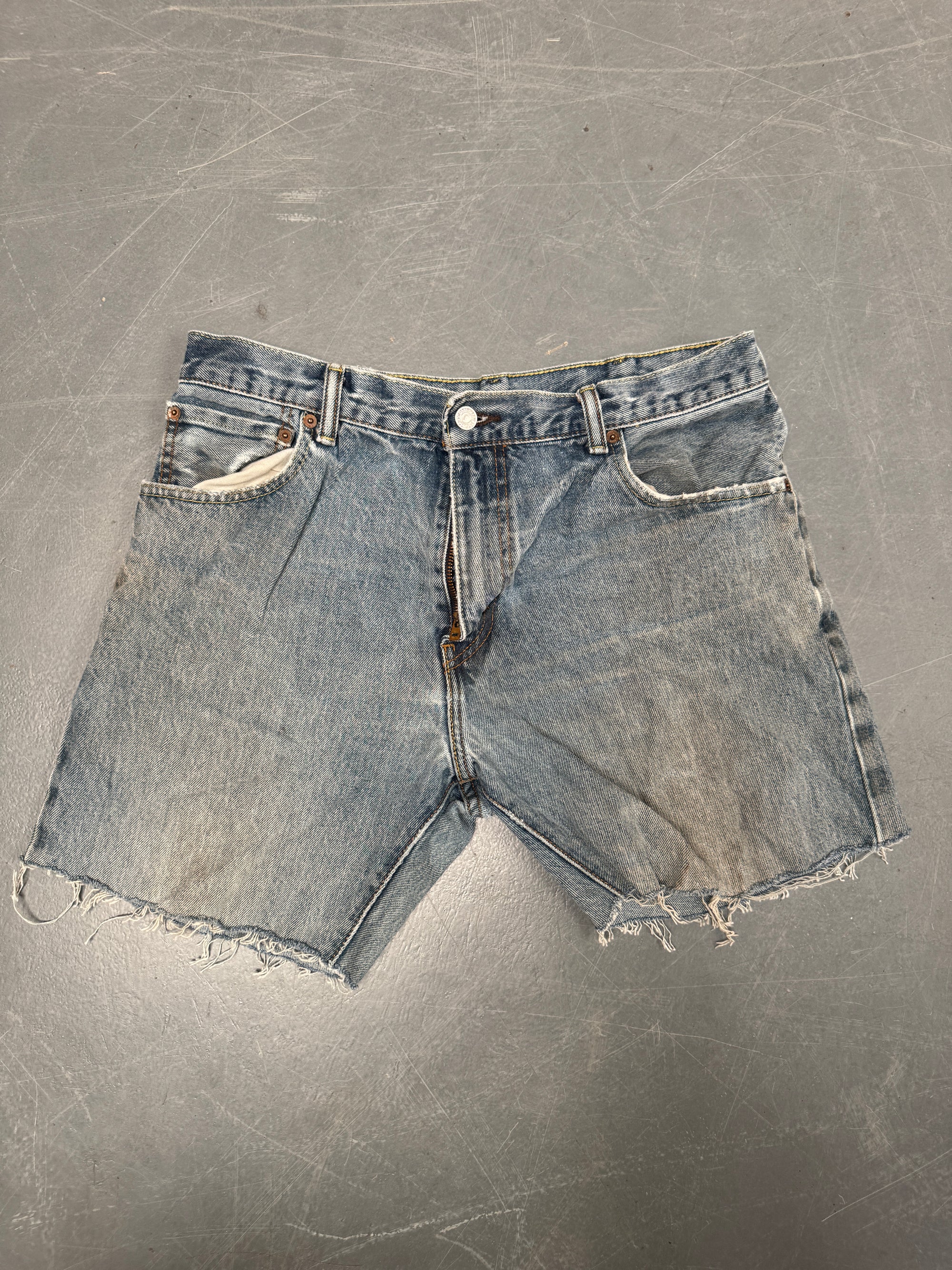 Vintage Levis Cut Off Denim Shorts - 90s Made - W 34 - SH910