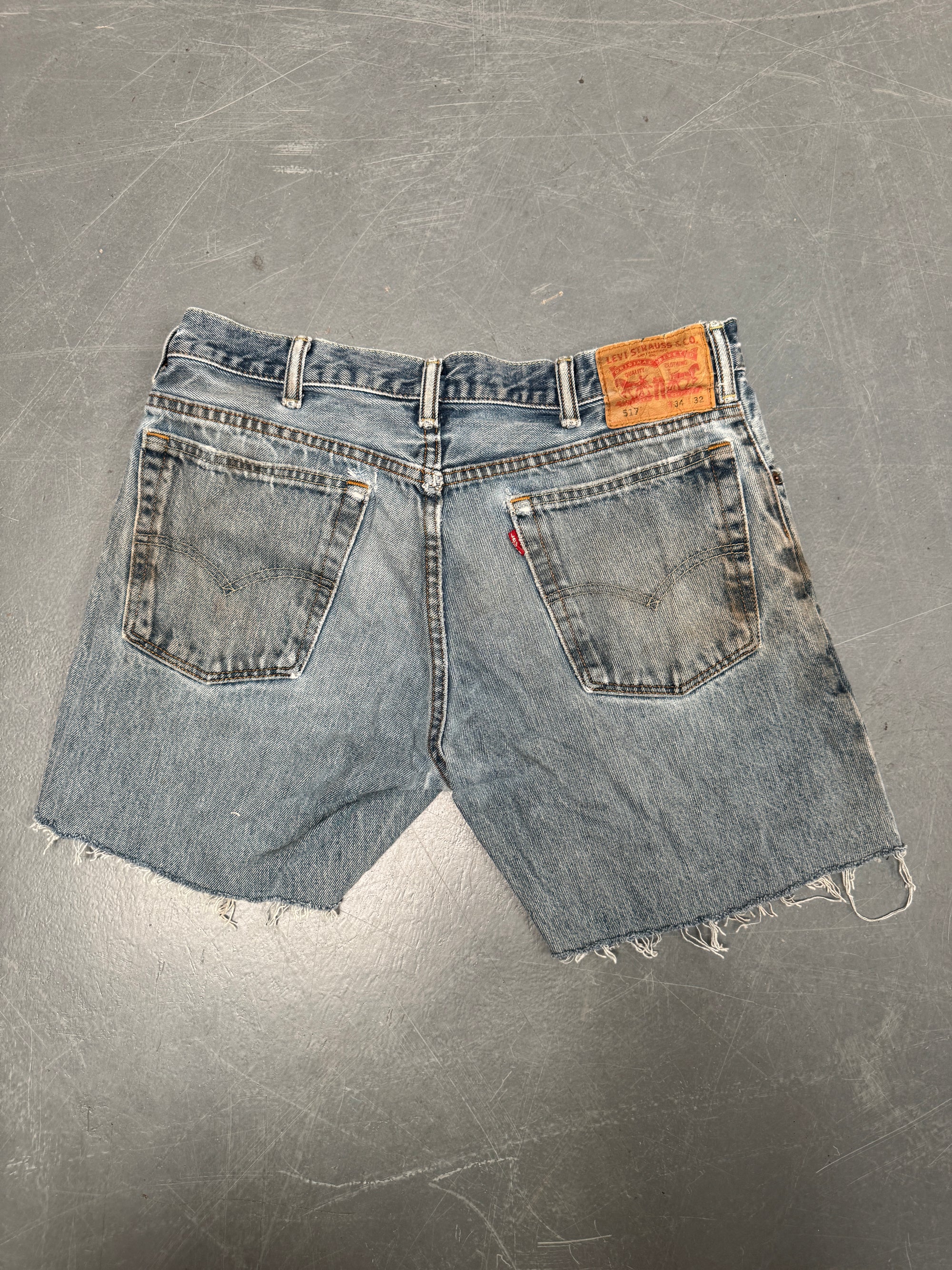 Vintage Levis Cut Off Denim Shorts - 90s Made - W 34 - SH910
