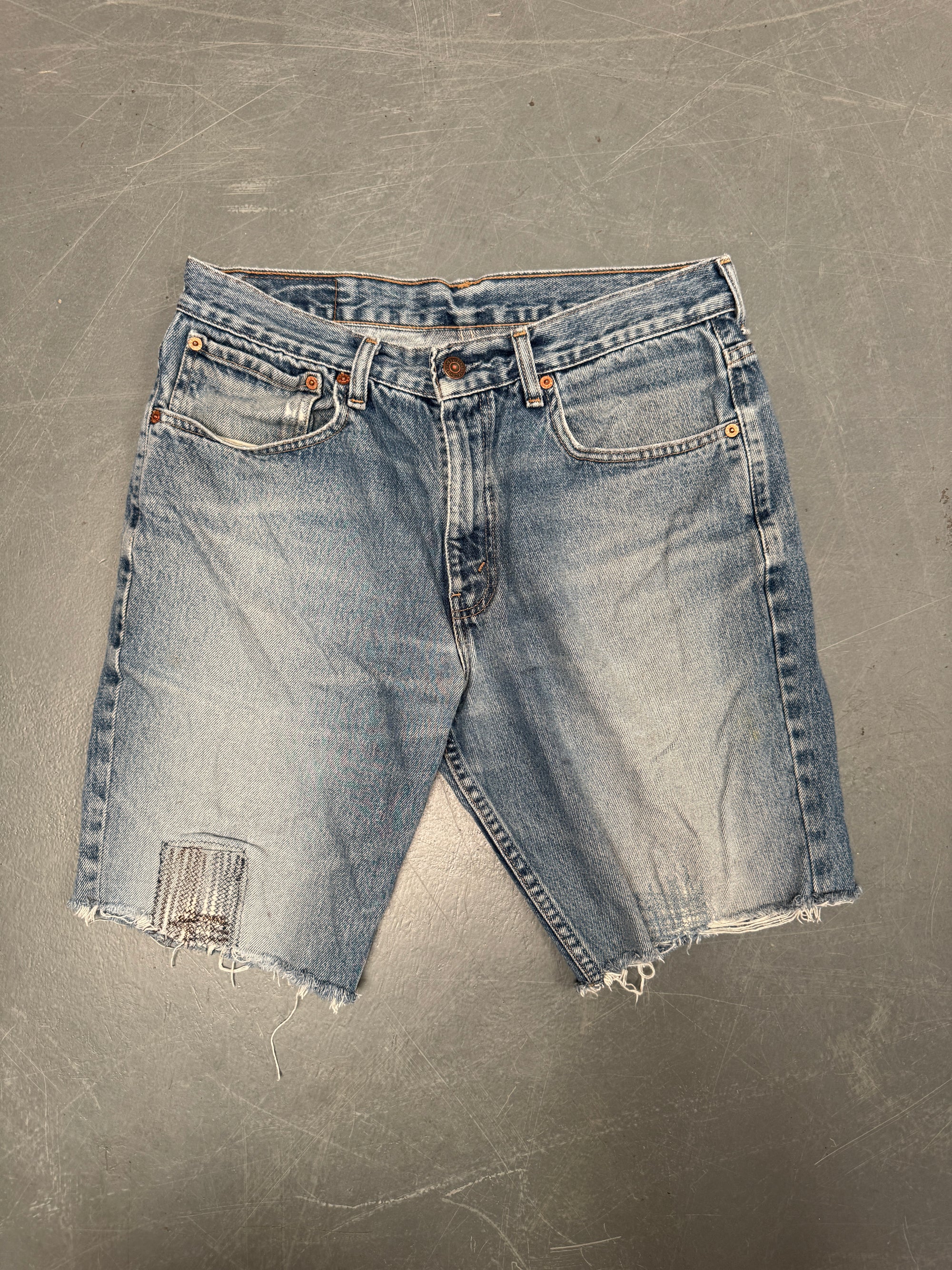 Vintage Levis Cut Off Denim Shorts - 90s Made - W 32 - SH913