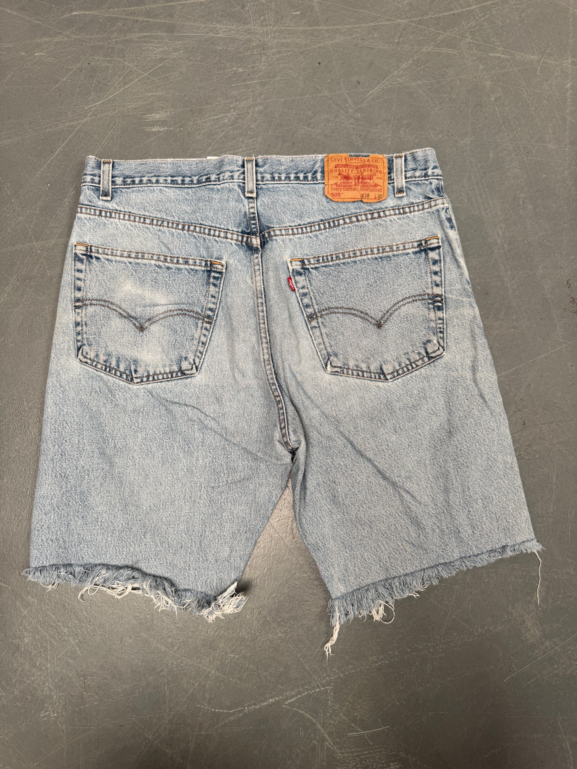 Vintage Levis Cut Off Denim Shorts - 90s Made - W 34 - SH914