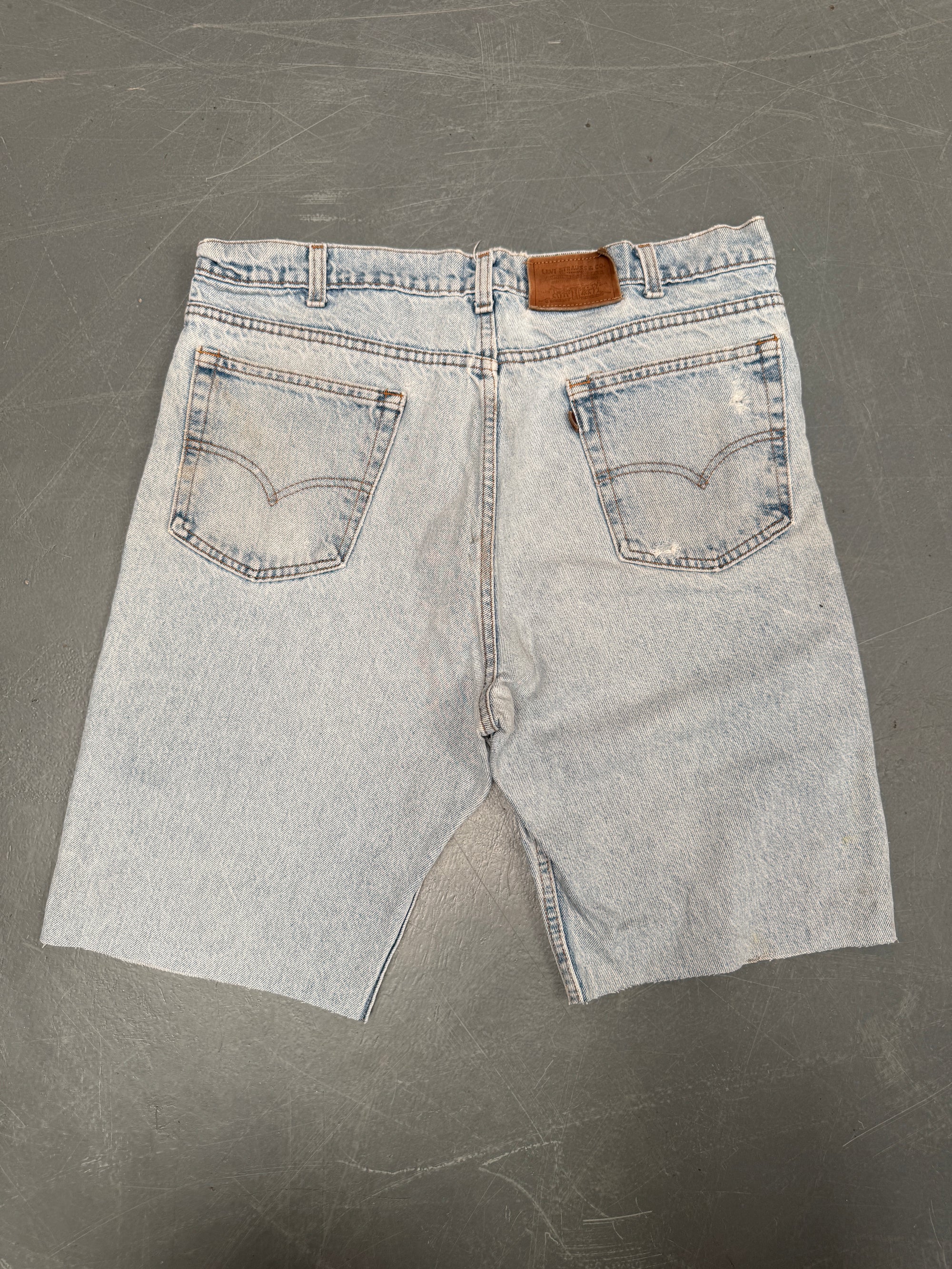 Vintage Levis Cut Off Denim Shorts - 90s Made - W 36 - SH915