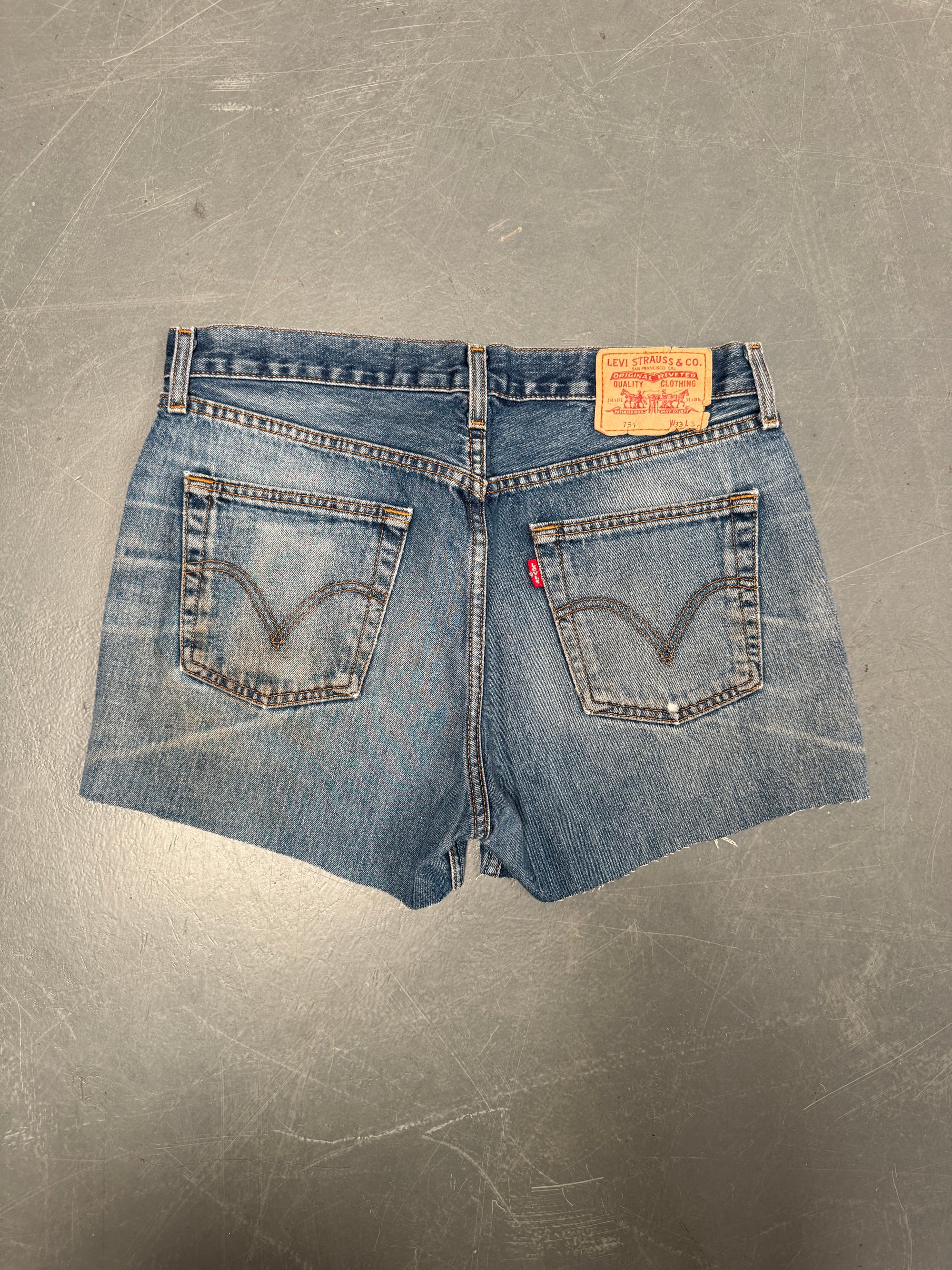 Vintage Levis Cut Off Denim Shorts - 90s Made - W 32 - SH917
