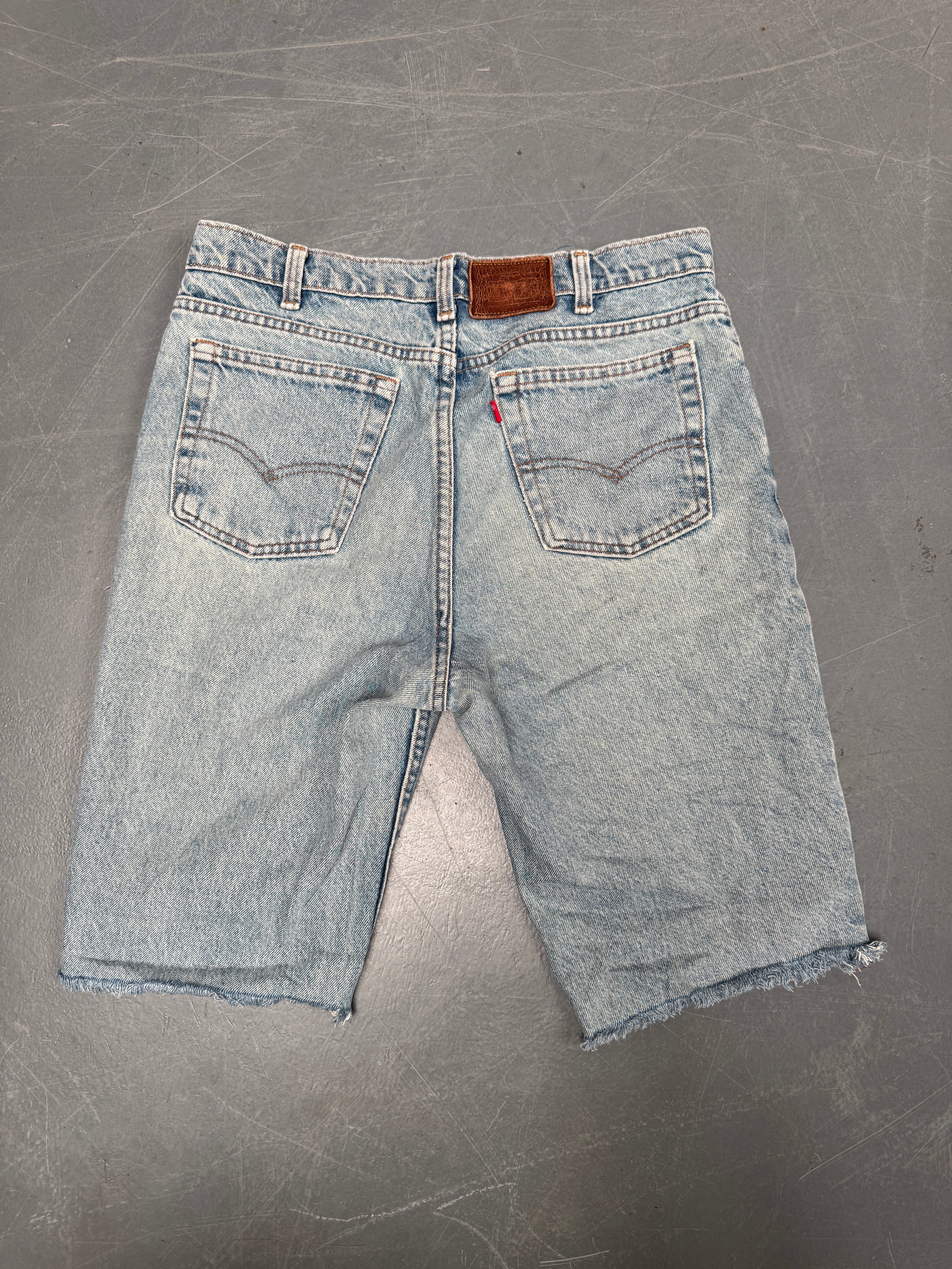 Vintage Levis Cut Off Denim Shorts - 90s Made - W 32 - SH918