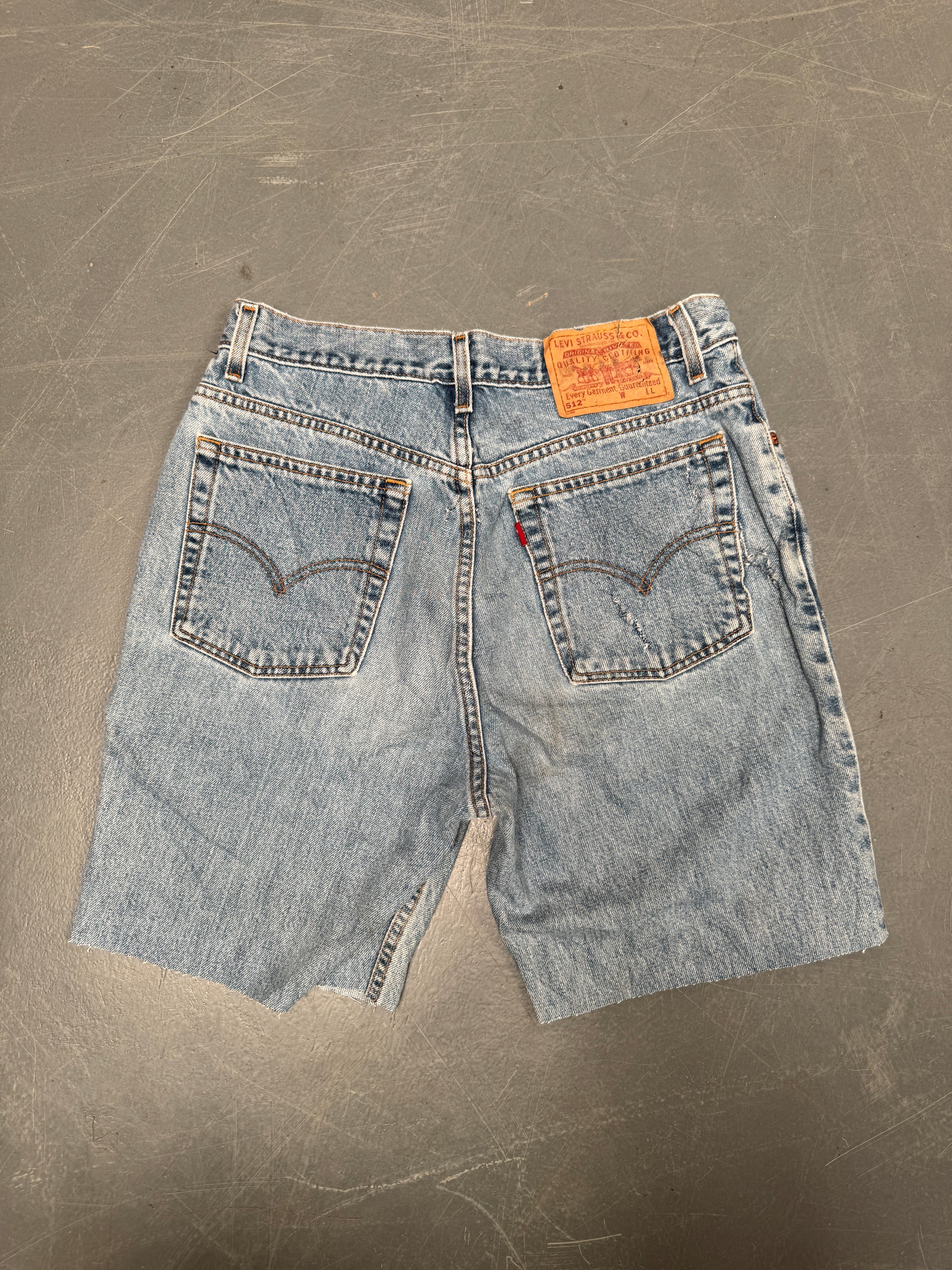 Vintage Levis Cut Off Denim Shorts - 90s Made - W 28 - SH920