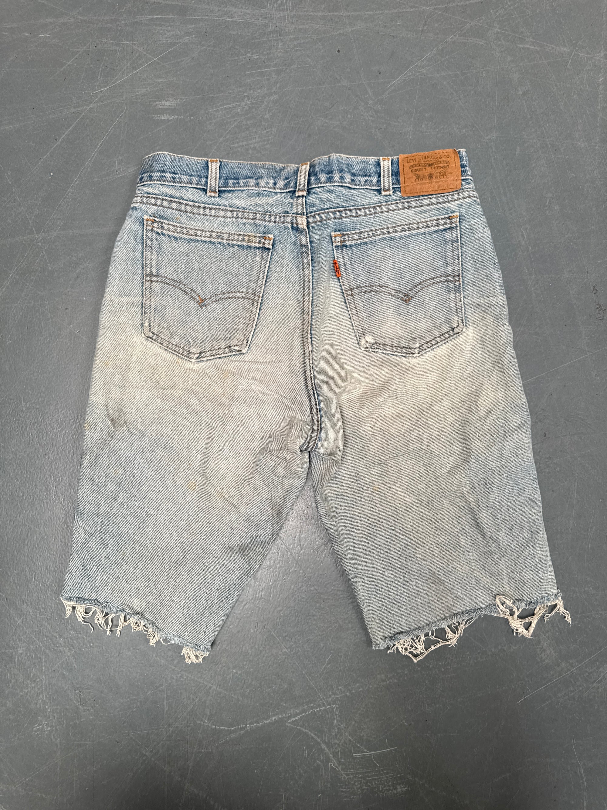 Vintage Levis Cut Off Denim Shorts - 90s Made - W 32 - SH934