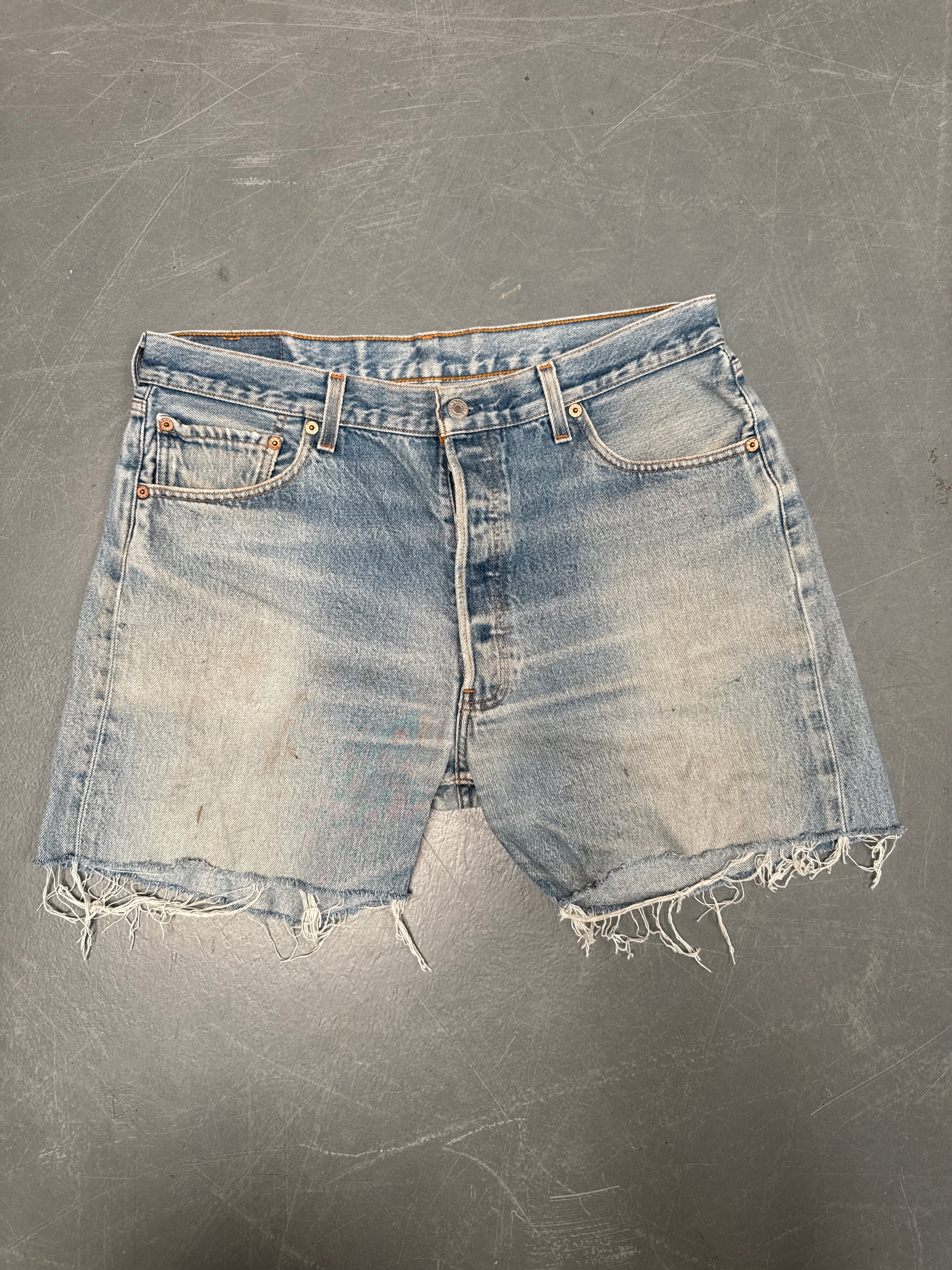 Vintage Levis Cut Off Denim Shorts - 90s Made - W 34 - SH940