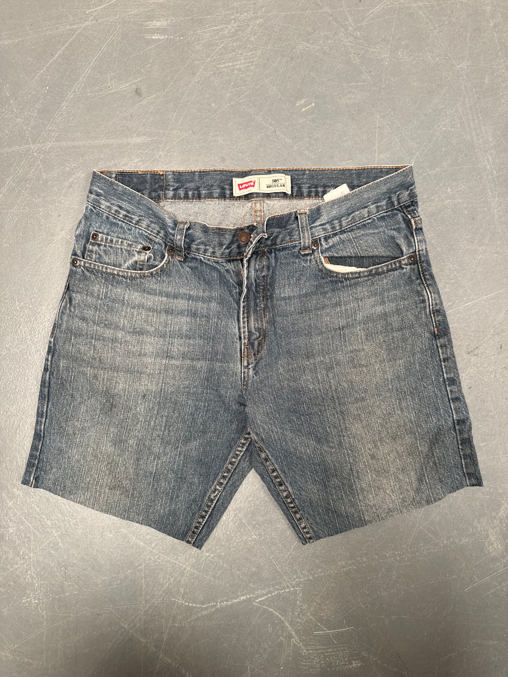 Vintage Levis Cut Off Denim Shorts - 90s Made - W 32 - SH943
