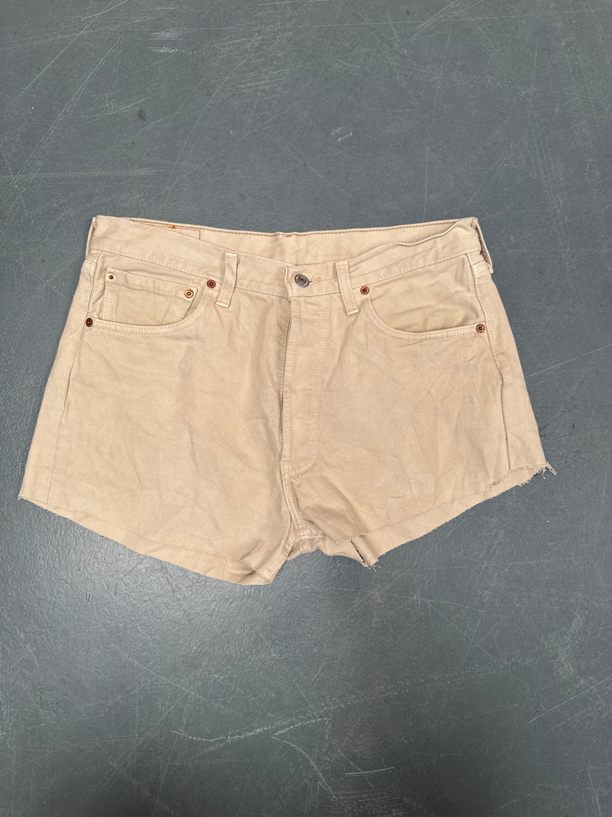Vintage Levis Cut Off Denim Shorts - 90s Made - W 32 - SH952